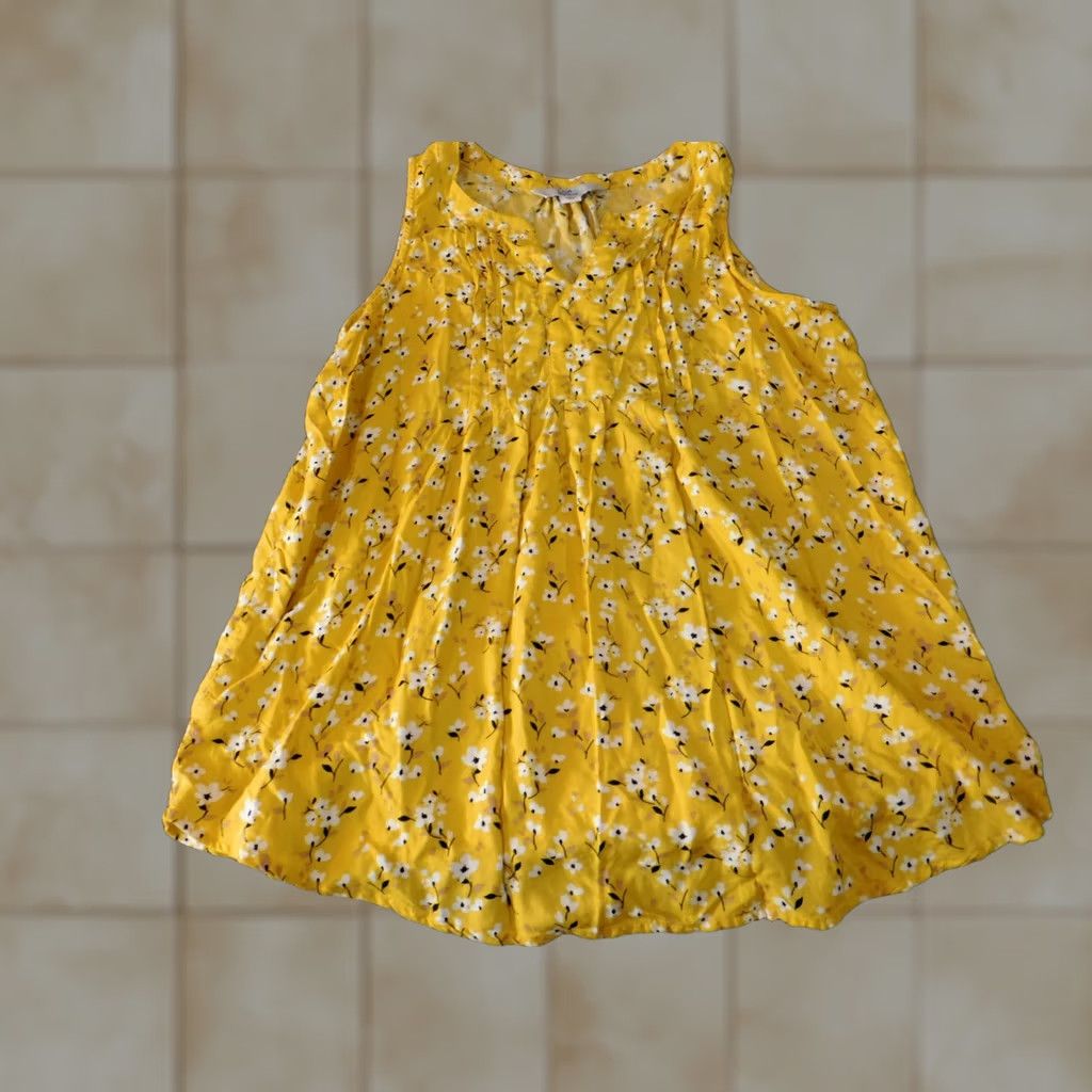 Croft & Barrow Croft & Barrow Womens Blouse PS Petites yellow floral top sleeveless collared rayon casual Size S / US 4 / IT 40 - 1 Thumbnail