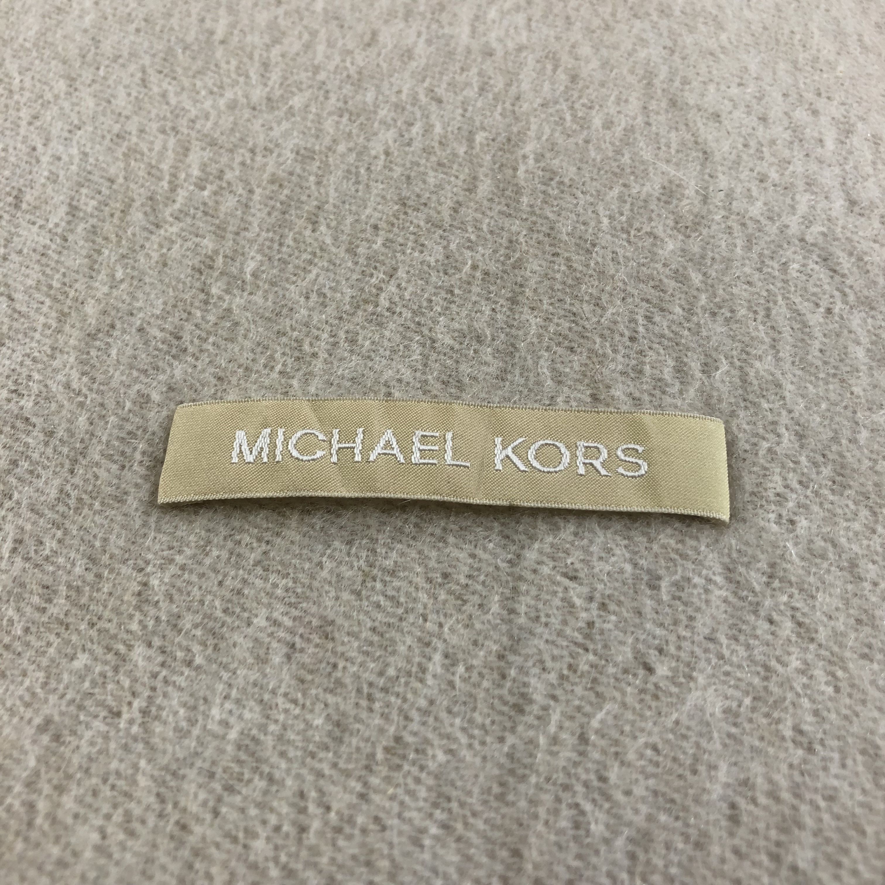 Michael Kors Michael Kors Plain Cashmere Scarf Muffler V1408 Size ONE SIZE - 4 Thumbnail