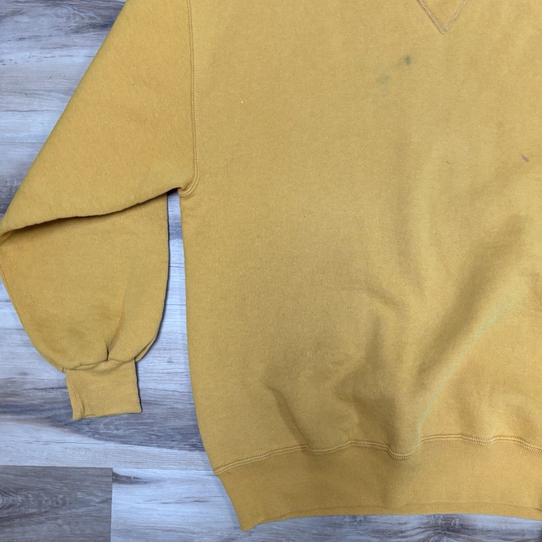 Russell Athletic VINTAGE Russell Athletic Sweatshirt Mens Large Mustard Yellow Crewneck USA Blank 90s Grunge Skater Size US L / EU 52-54 / 3 - 2 Thumbnail