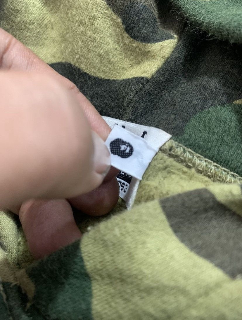 Bape Vintage BAPE 1st Camo Button Hoodie Size US L / EU 52-54 / 3 - 9 Thumbnail