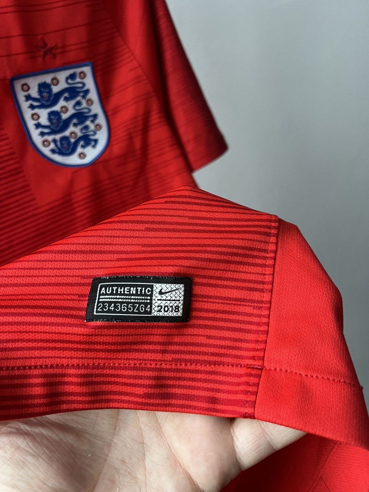 Nike 2018/19 ENGLAND TEAM AWAY SOCCER JERSEY FOOTBALL SHIRT SZ S Size US S / EU 44-46 / 1 - 10 Thumbnail