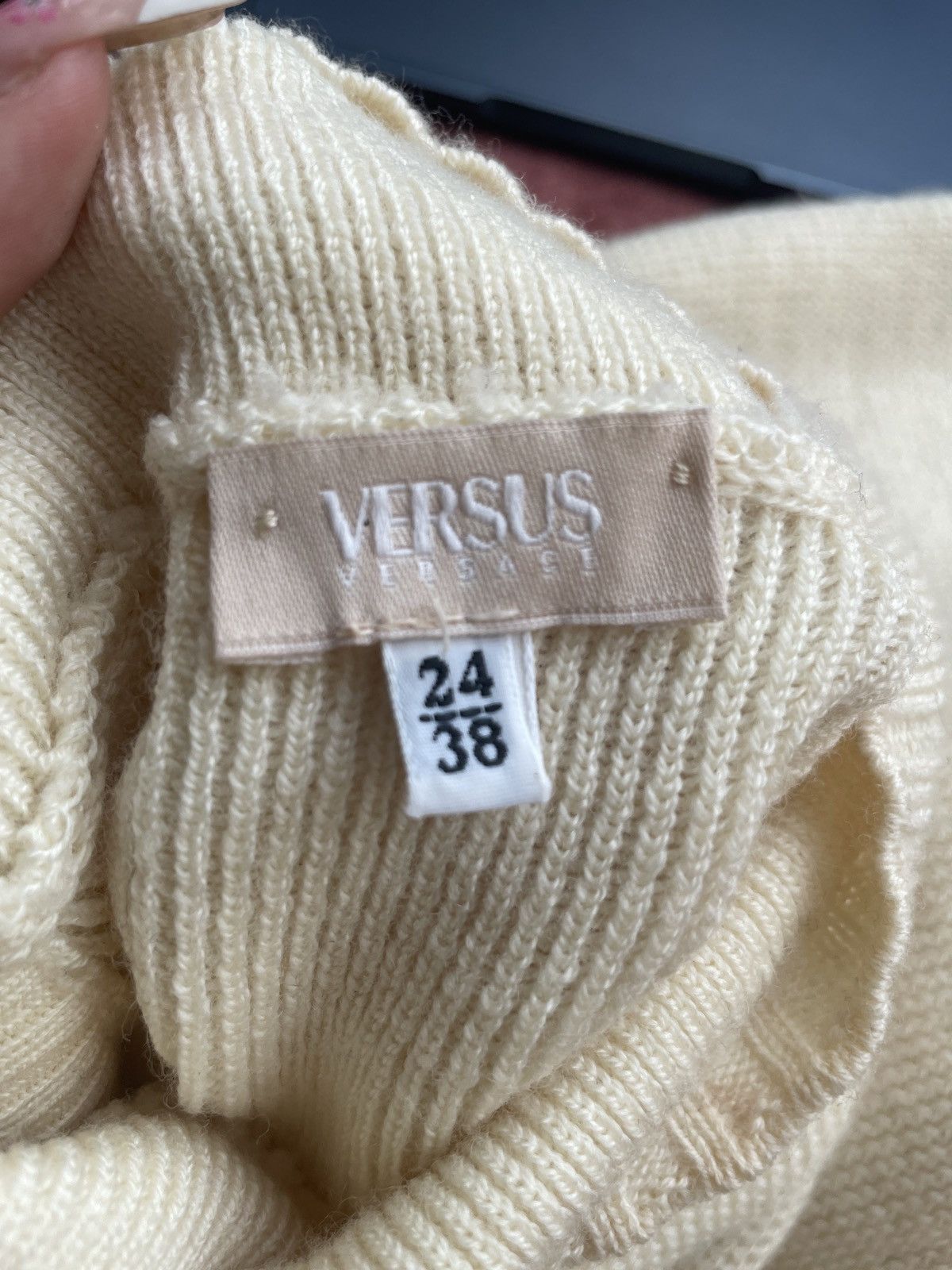 Versus Versace VERSUS VERSACE UTILITY STYLE SLEEVELESS KNIT TANK Size S / US 4 / IT 40 - 6 Thumbnail