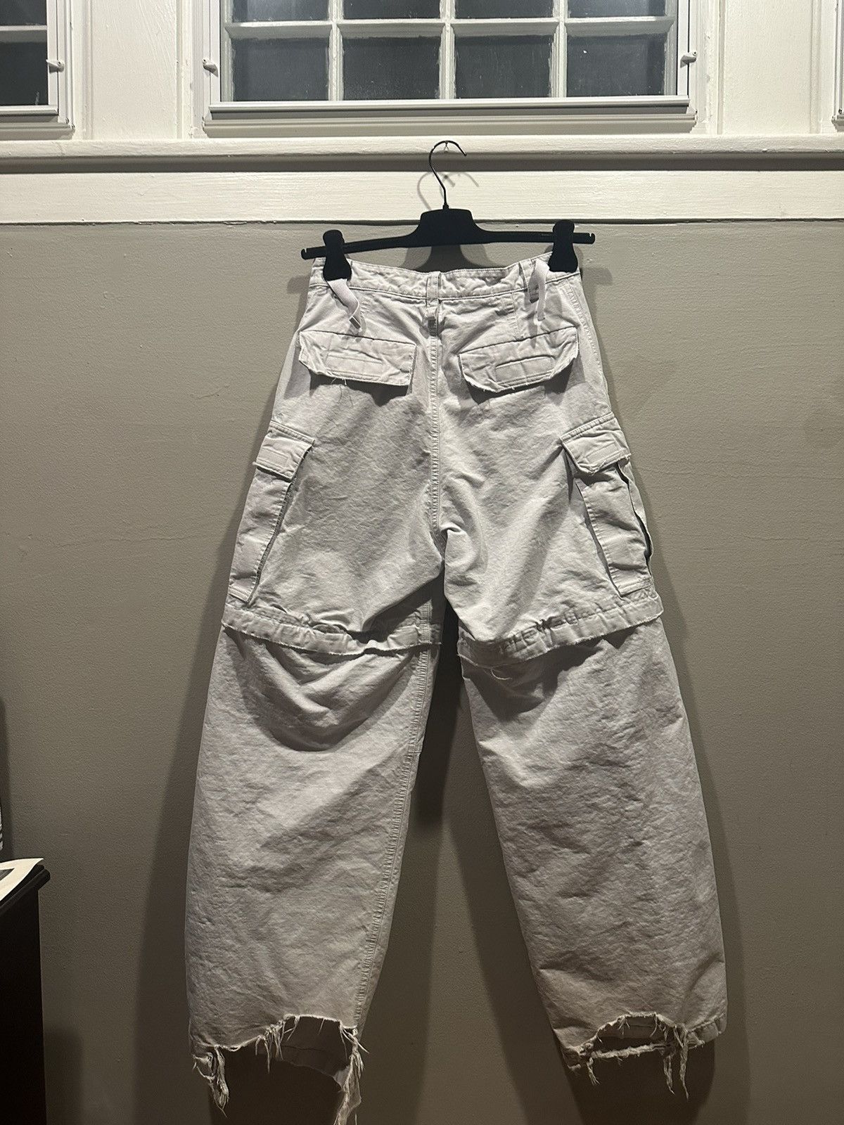 Balenciaga Balenciaga 2023 large fit cargo pants Size US 28 / EU 44 - 2 Thumbnail