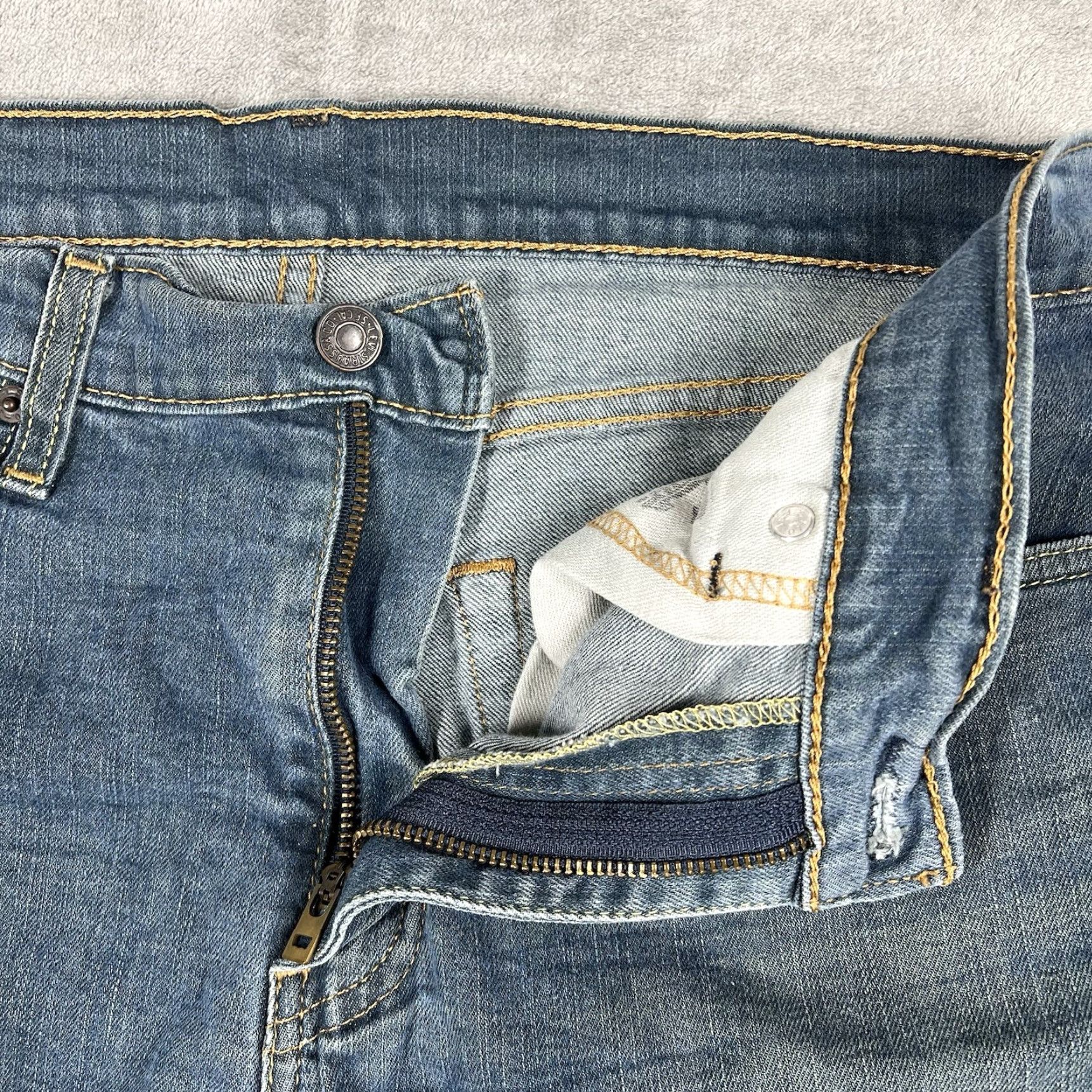 Levi's Levi's 511 Jeans Skinny Men 33x32 Blue Medium Wash Stretch Denim 5-Pocket Zip Closure Size US 33 - 4 Thumbnail