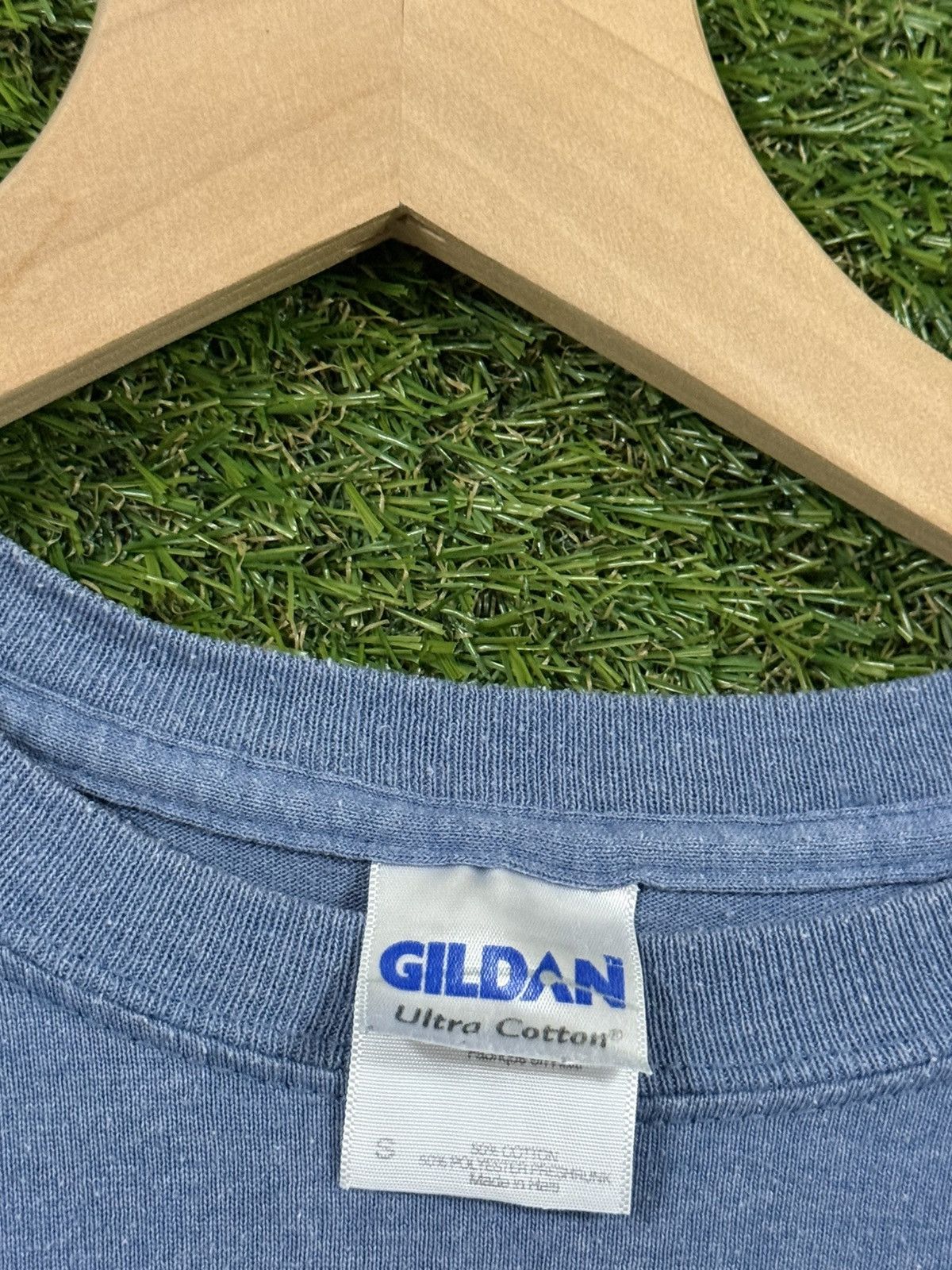 Vintage Vintage Gildan The Wolf Logo Tee Blue Small Size US S / EU 44-46 / 1 - 3 Thumbnail