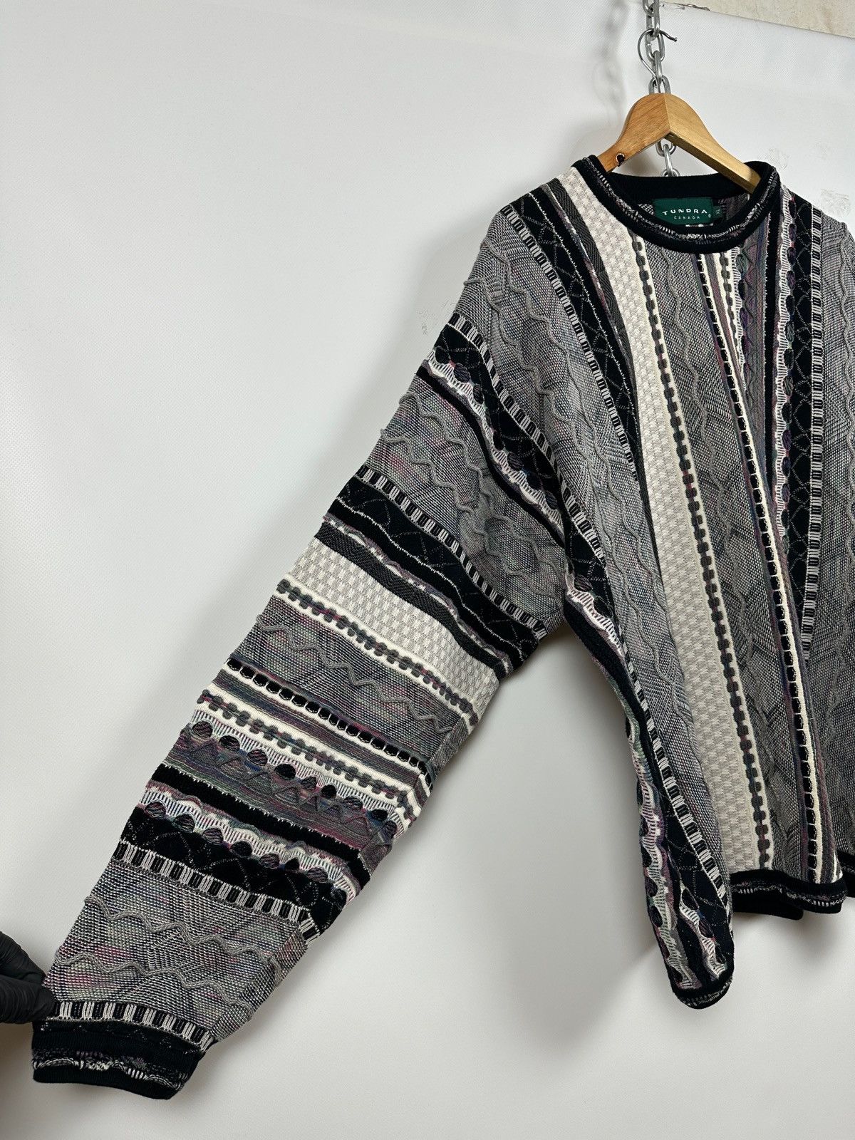Tundra Canada Vintage Tundra Canada 3D Knit Coogi Style Sweater Size US XL / EU 56 / 4 - 9 Thumbnail