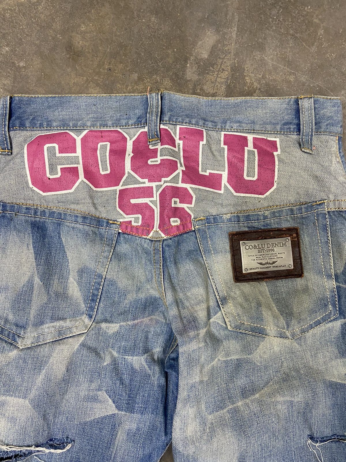 Beauty Beast 🔥 Steals Distressed Denim Co & Lu jeans washed faded Size US 31 - 3 Thumbnail