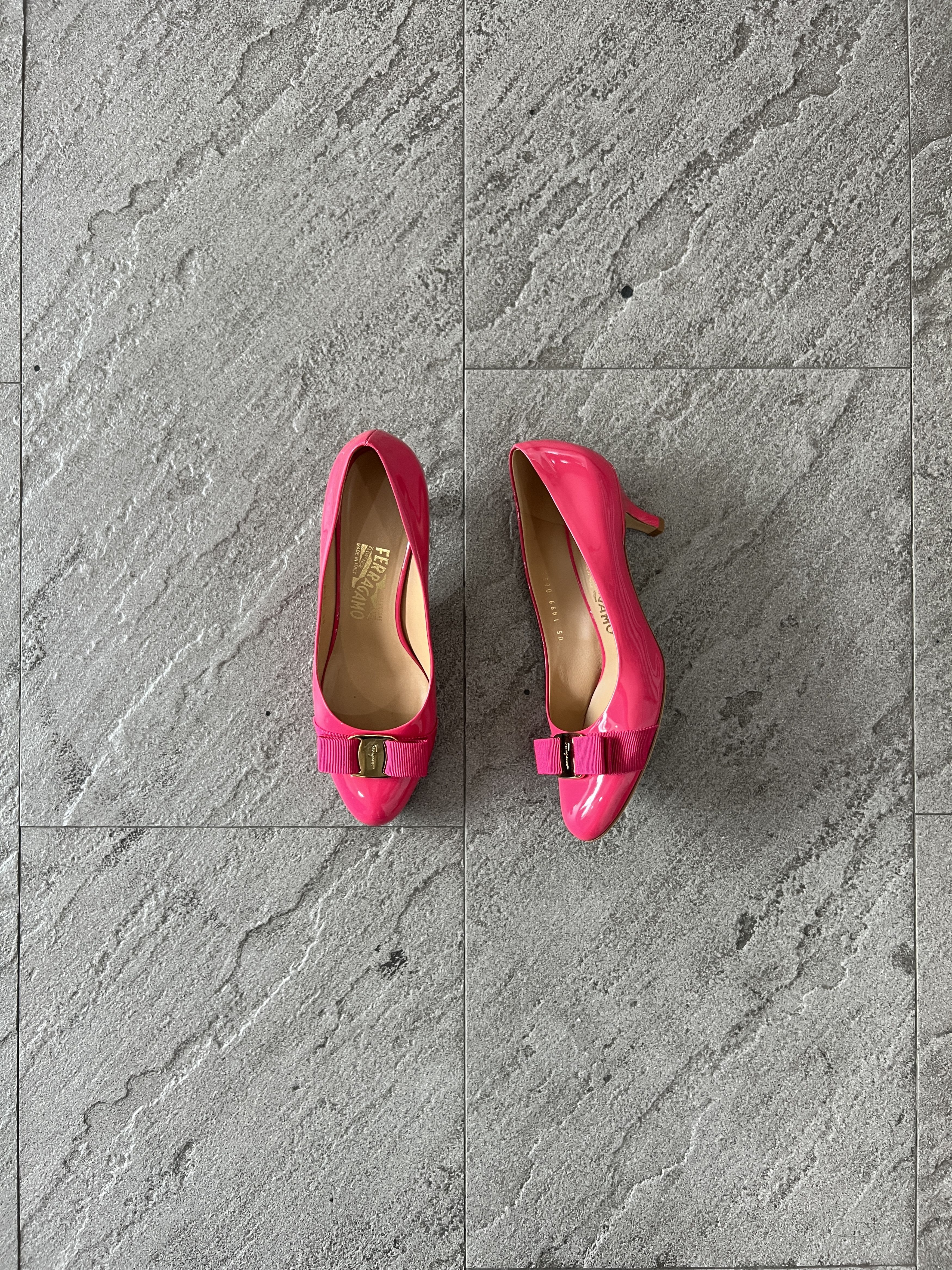 Salvatore Ferragamo Ferragamo Vara Patent Fuchsia Heels Size 7D Size US 7 / IT 37 - 1 Thumbnail