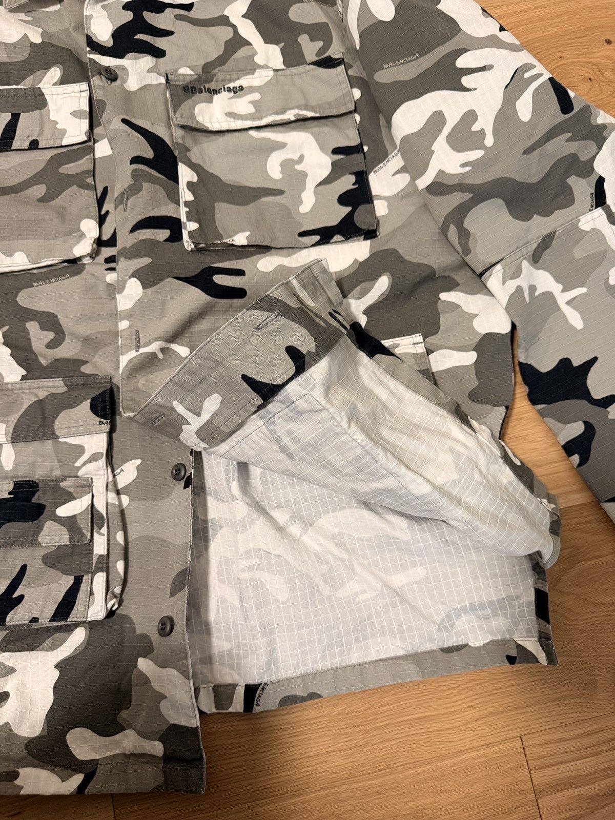 Balenciaga Balenciaga Camo Four Pocket Overshirt Size US L / EU 52-54 / 3 - 3 Thumbnail