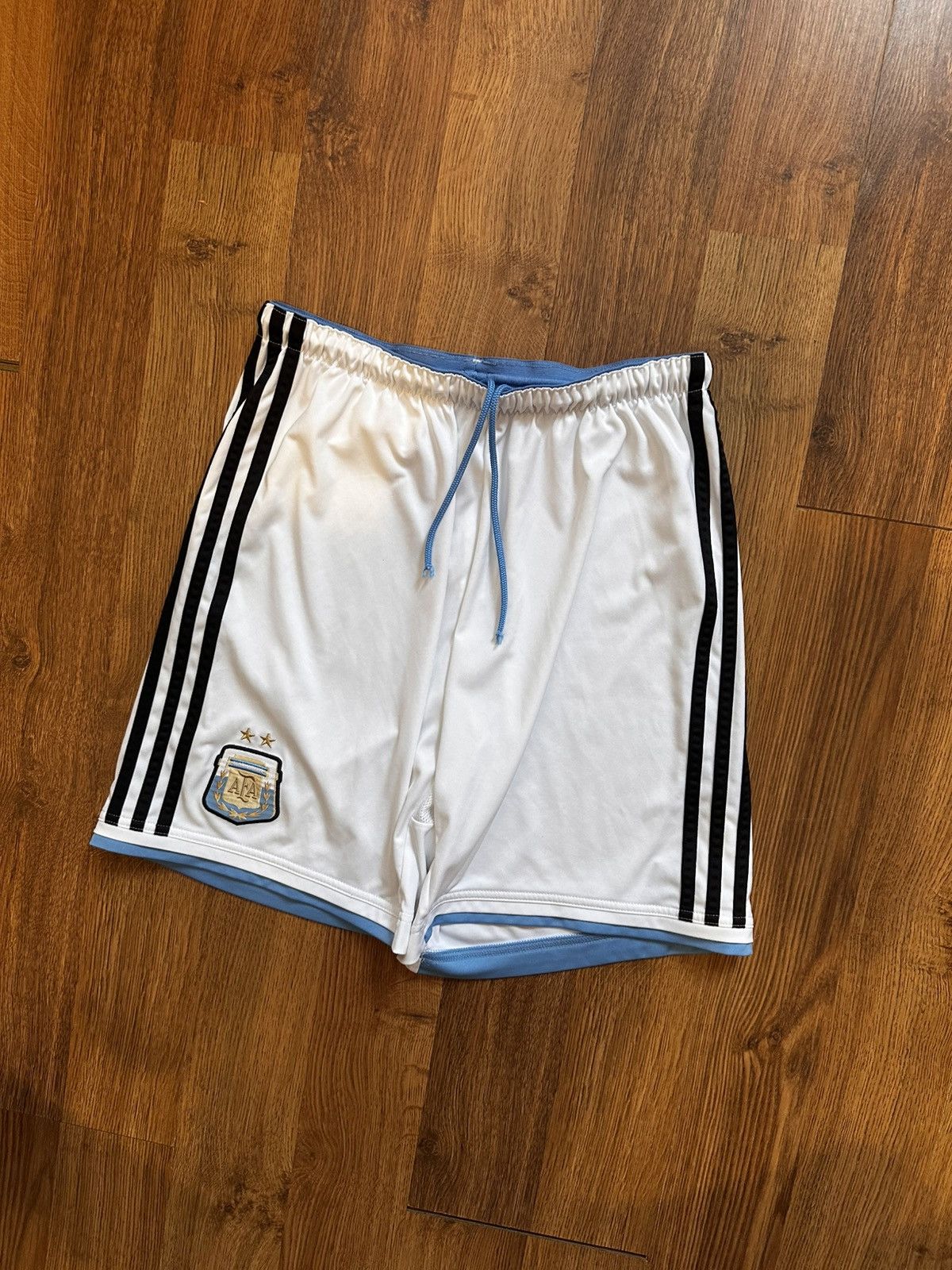 Adidas Vintage Adidas Argentina Shorts White Football Core Style Size US 31 - 2 Thumbnail