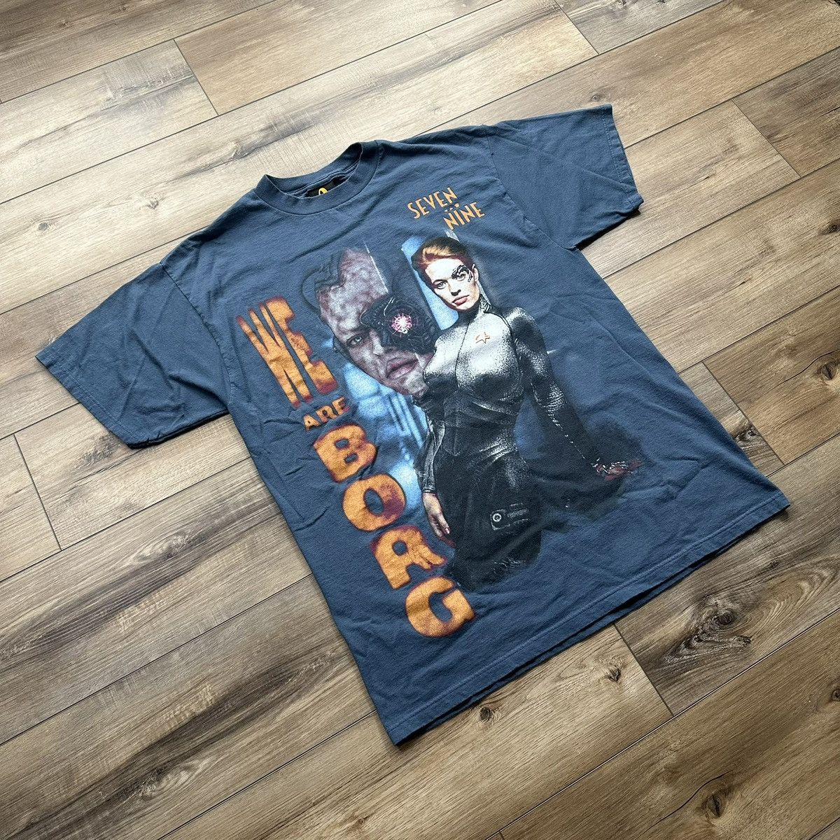 Other Vintage 1997 Star Trek “We Are Borg” Seven of Nine Tee Size US XL / EU 56 / 4 - 2 Thumbnail