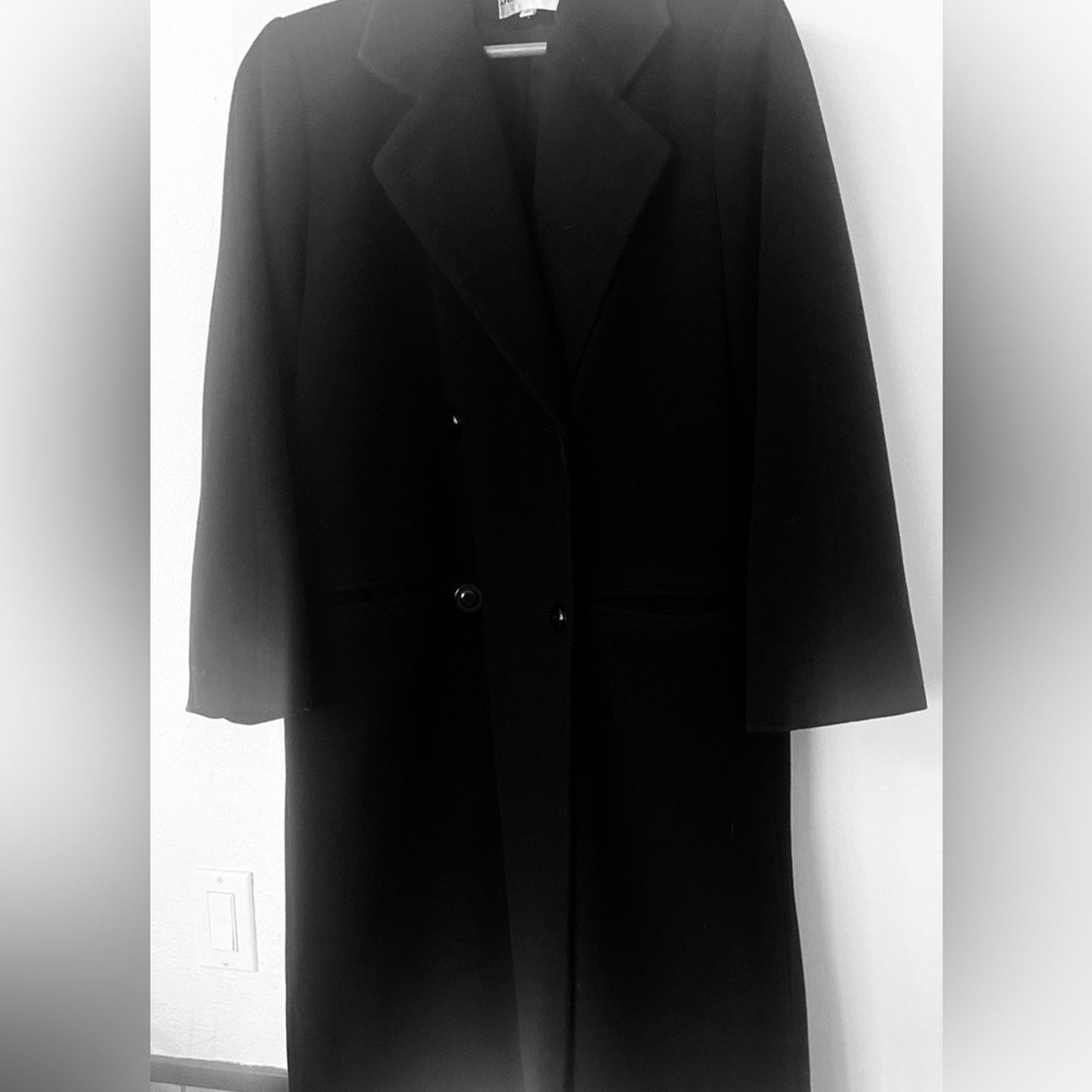 John Weitz John Weitz vintage coat is a wool/cashmere blend, size 10P Size L / US 10 / IT 46 - 7 Thumbnail