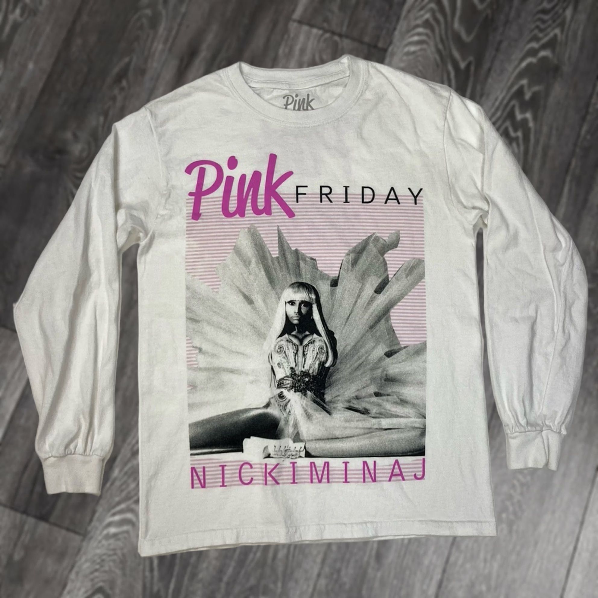 Pinko VINTAGE Nicki Minaj Pink Friday Graphic T-shirt Women Small White Long Sleeve Music Size S / US 4 / IT 40 - 1 Thumbnail