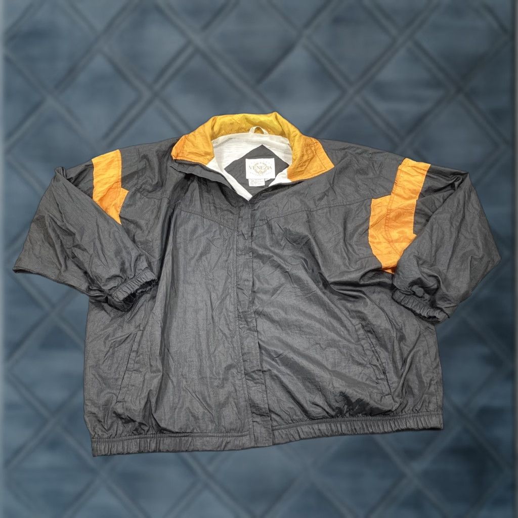 Vintage VINTAGE Venezia Jacket Womens 22/24 Black Nylon Windbreaker Lined Elastic Waist Full Zip Collared Pockets Size 3XL / US 20-22 - 1 Thumbnail