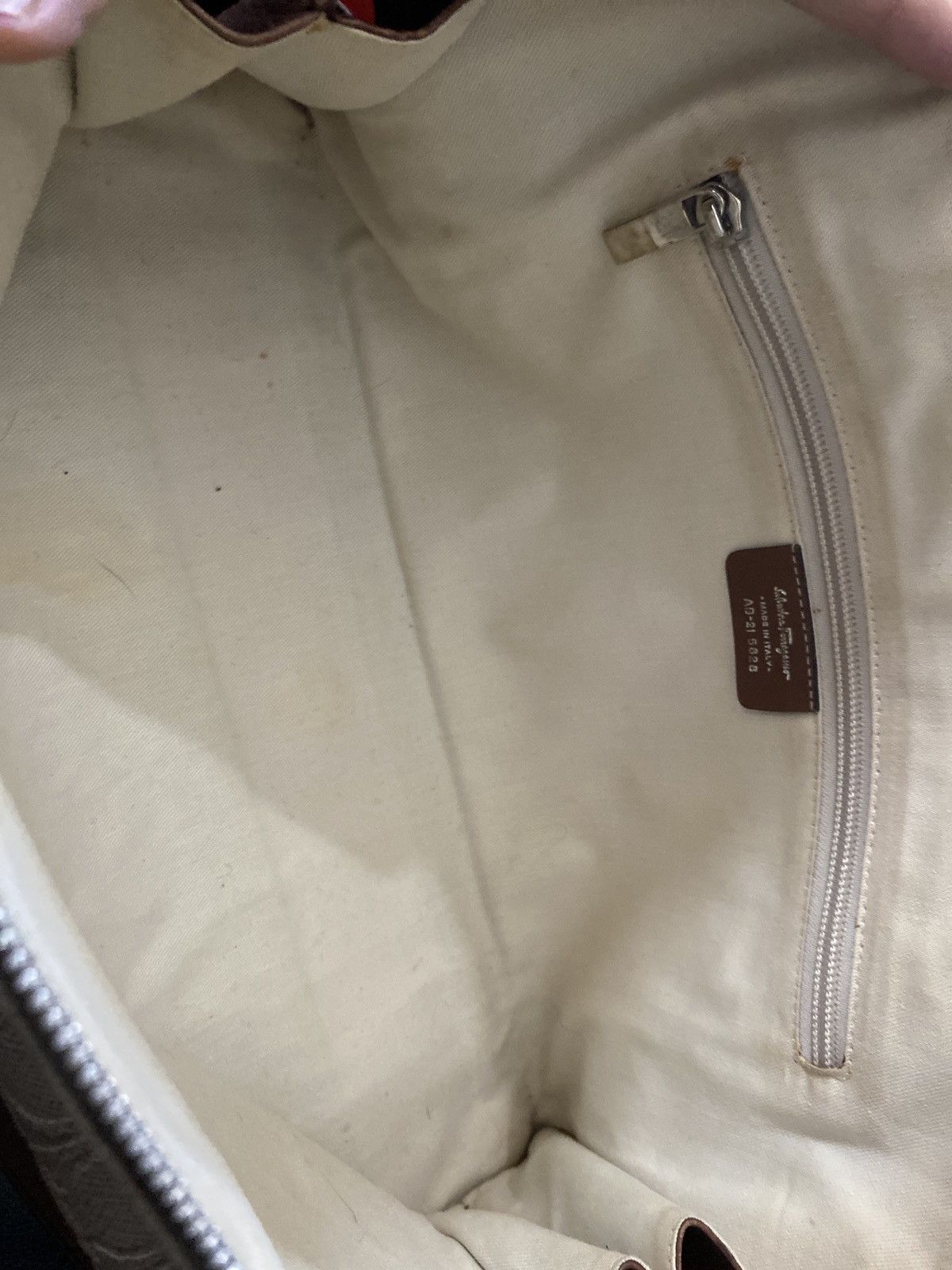 Salvatore Ferragamo Salvatore Ferragamo Beige Brown Gancini Embossed Leather zip Size ONE SIZE - 3 Thumbnail