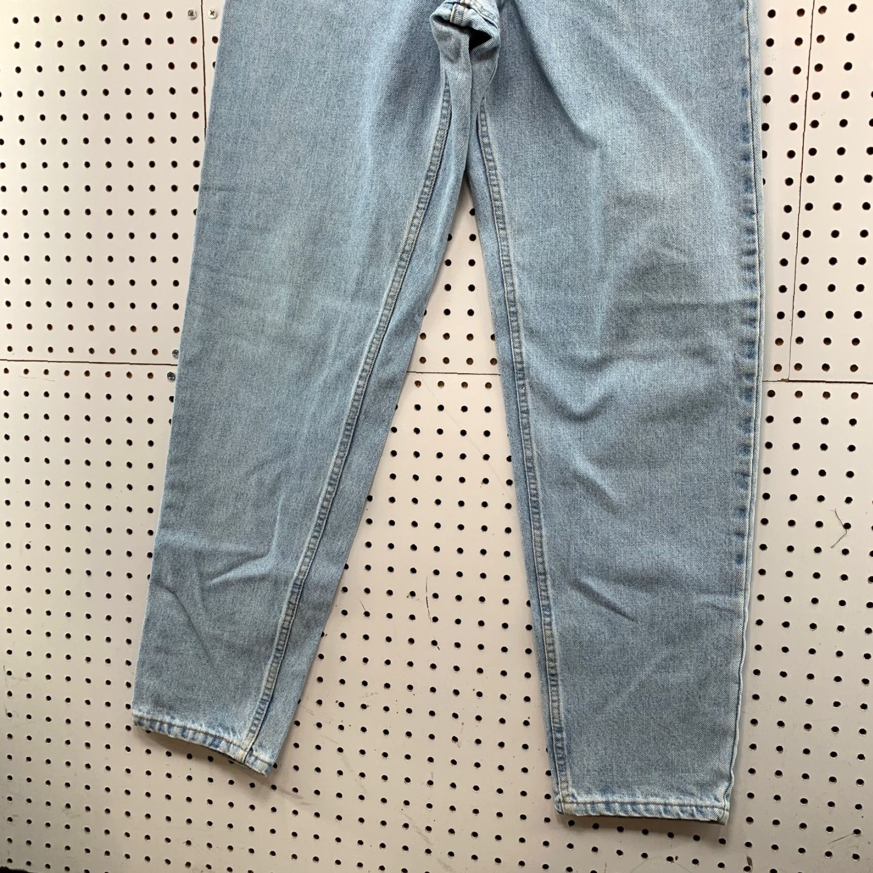 Levi's VINTAGE Levi's 550 Jeans Men 31x33 Light Wash Relaxed Tapered USA Denim 5-Pocket 90s Style Mens Size US 31 - 6 Thumbnail