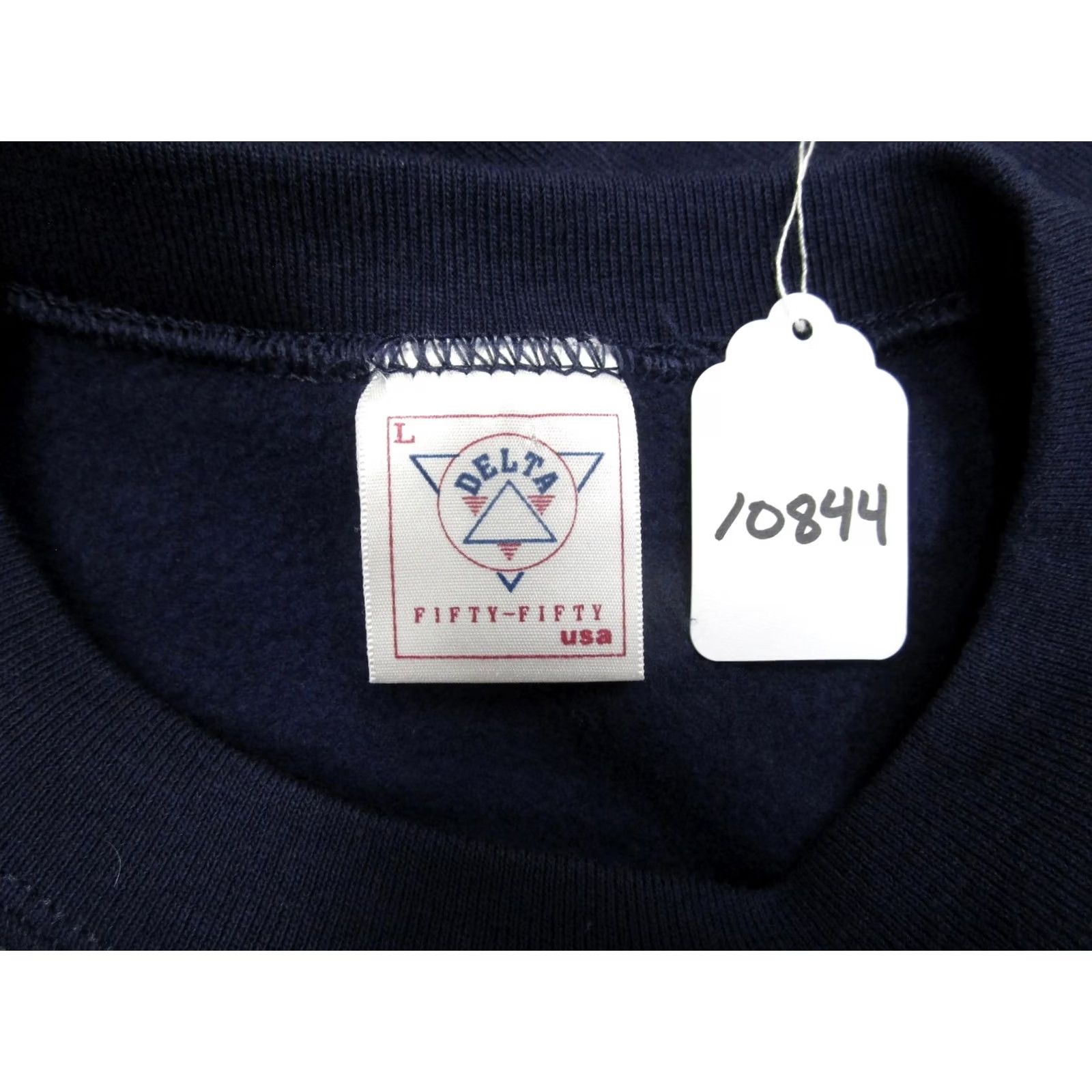 Delta VINTAGE Delta Sweatshirt Men Large Blue Winter Farm Horse Sled Graphic USA 80s Size US L / EU 52-54 / 3 - 8 Thumbnail