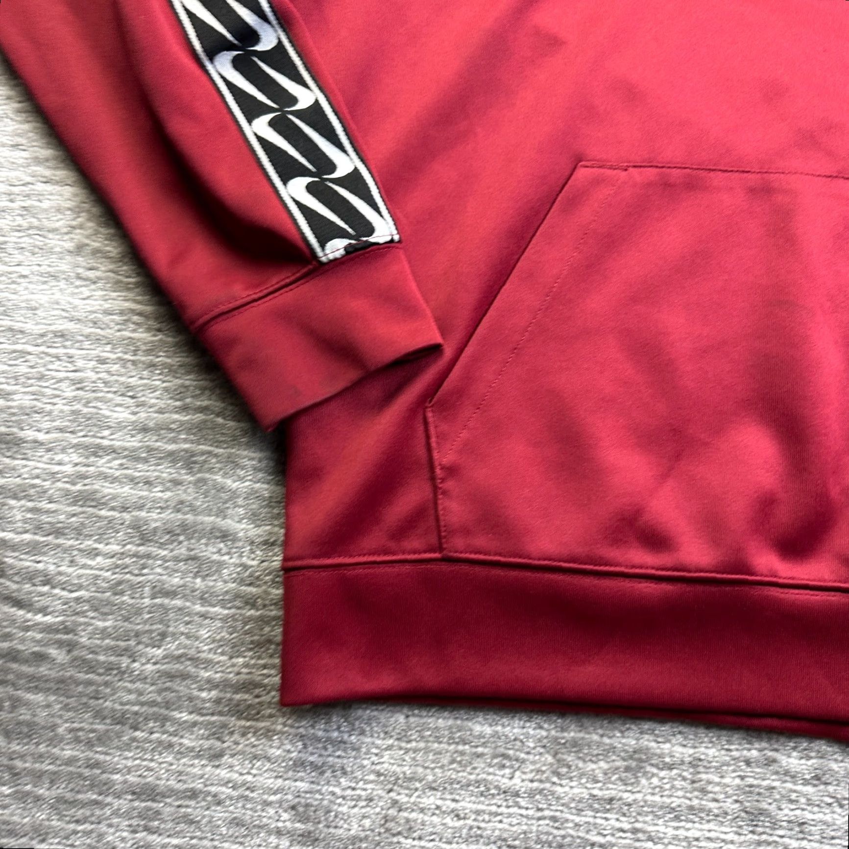 Nike Nike Hoodie Womens Small Red Center Swoosh Pullover Sweatshirt NSW Sportswear Crew Neck Long Sleeve Pockets ZIP Casual Regular Size S / US 4 / IT 40 - 4 Thumbnail