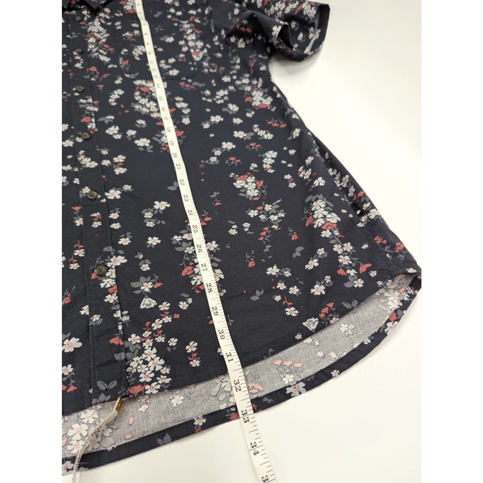Quiksilver VINTAGE Quiksilver Shirt Navy Floral Print Button-Down Tripping Daisy XL Mens Regular Fit Size US XL / EU 56 / 4 - 3 Thumbnail
