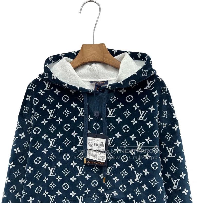 Louis Vuitton Louis Vuitton Full logo velour hooded sweatshirt Size US XS / EU 42 / 0 - 3 Thumbnail