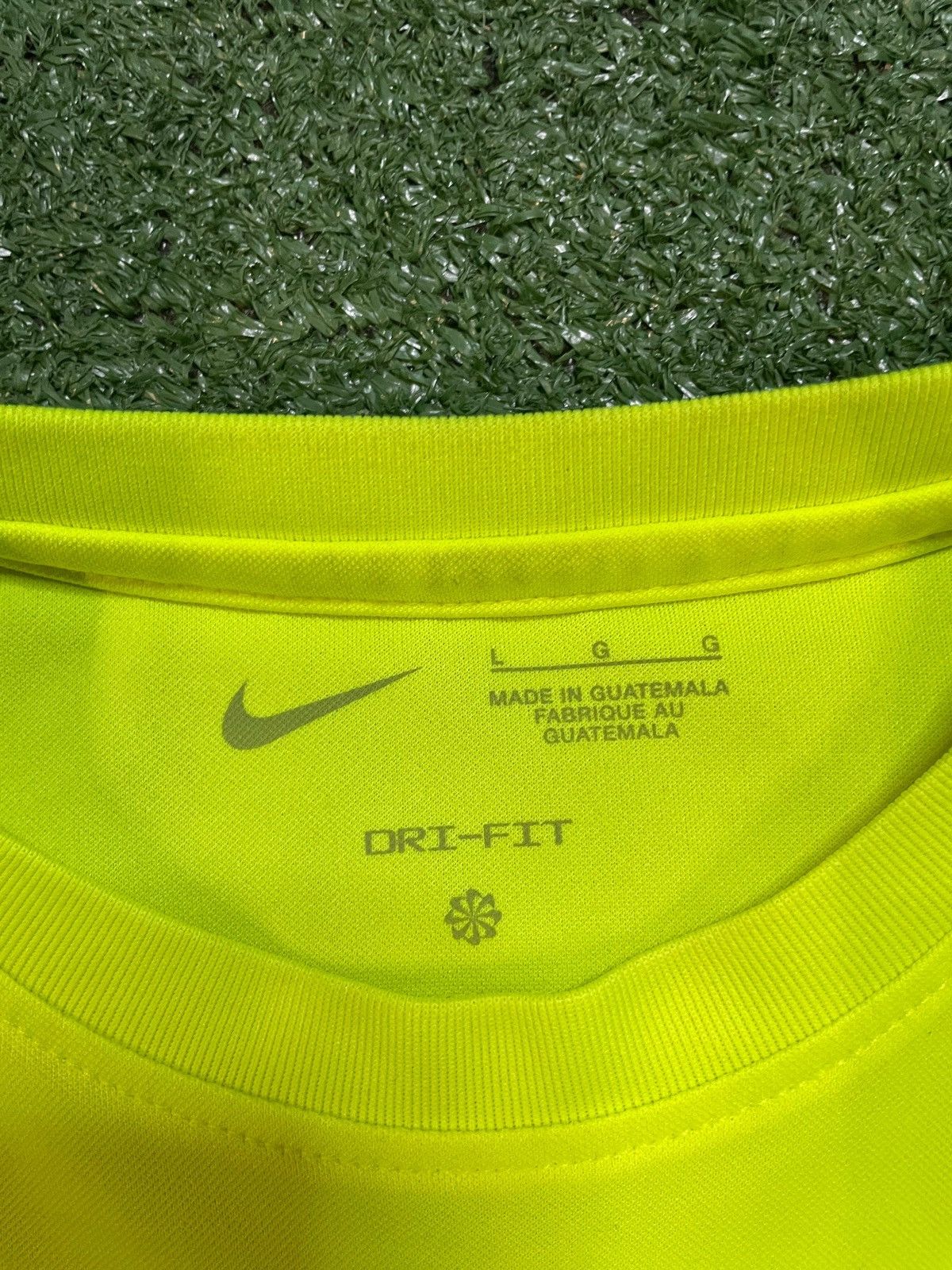 Nike Nike BARCA Academy FC Barcelona yellow jersey Size US L / EU 52-54 / 3 - 3 Thumbnail