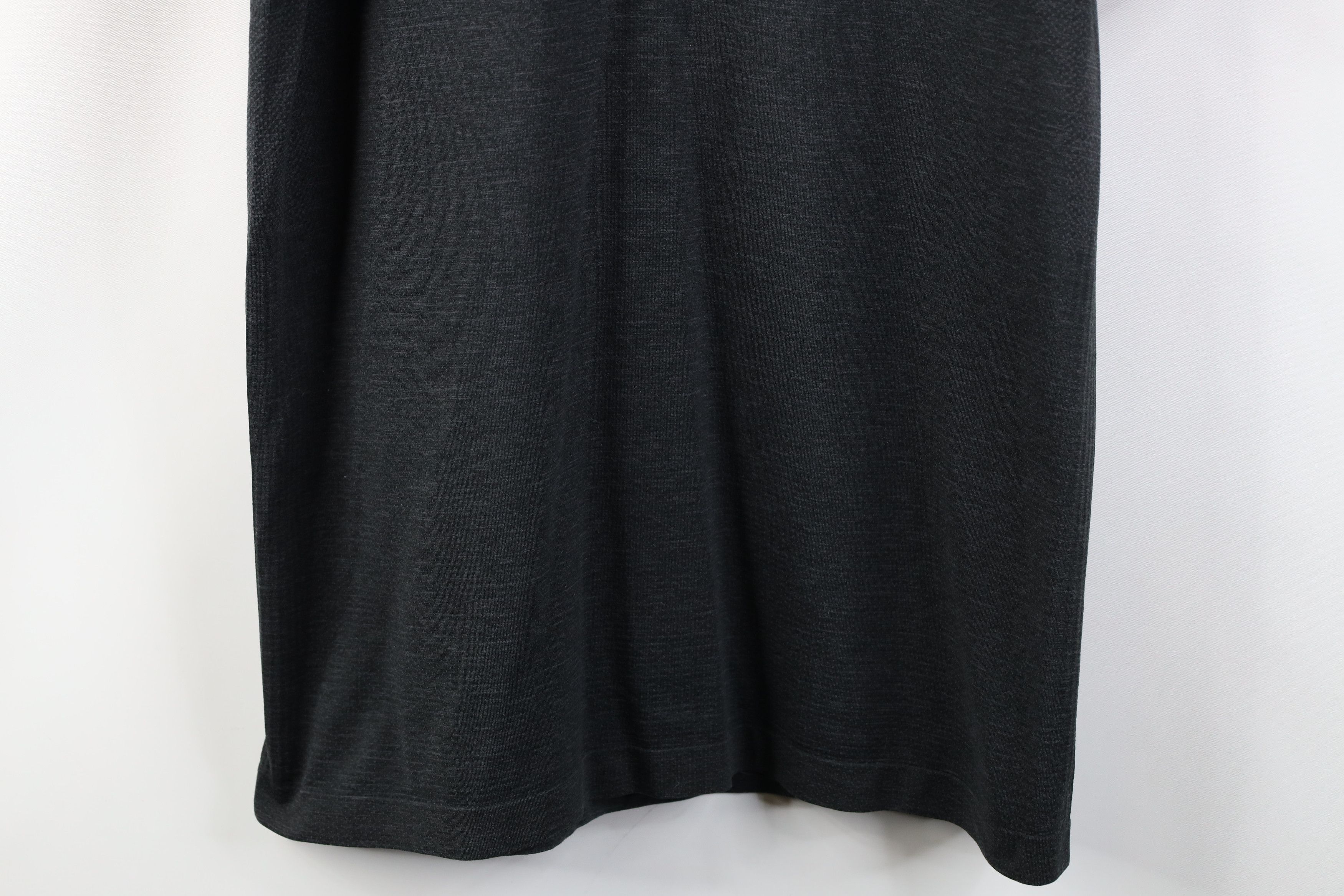 Lululemon Lululemon Vent Tech Knit Collared Golf Polo Shirt Black Size US L / EU 52-54 / 3 - 3 Thumbnail