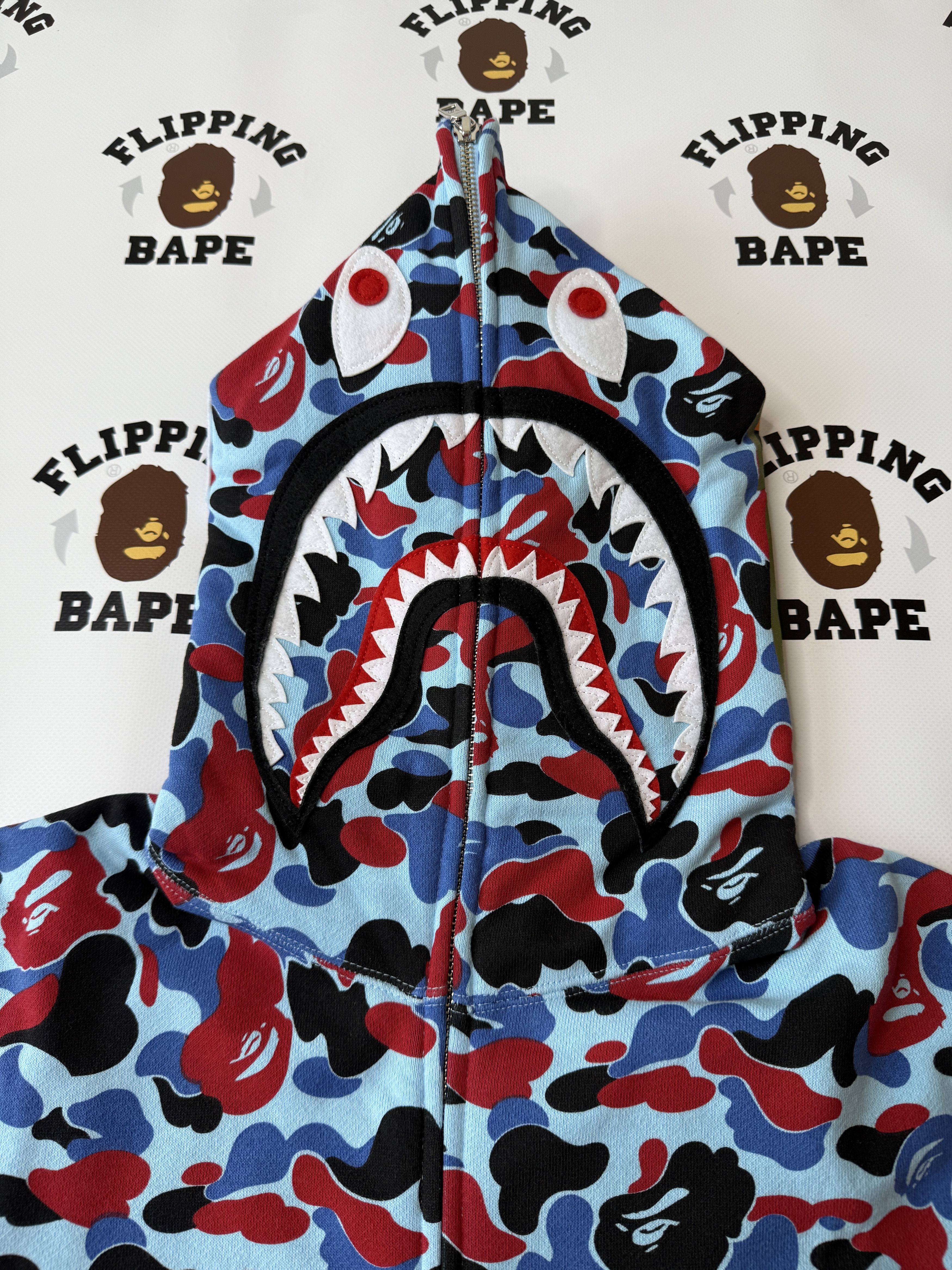 Bape BAPE CHICAGO SHARK FULL ZIP HOODIE Size US S / EU 44-46 / 1 - 4 Thumbnail