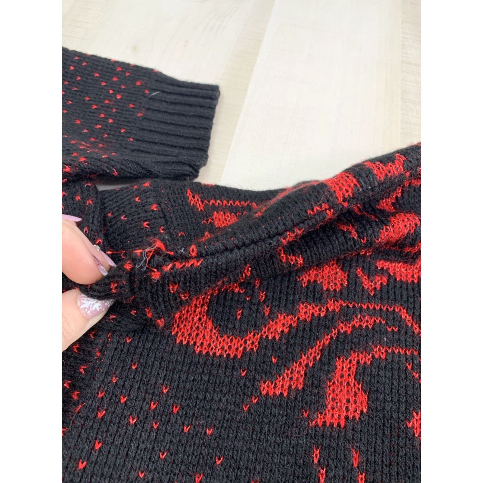 Vintage VINTAGE Ellen-D Kollection USA Red Black Glitter Holiday Sweater Womens L Size L / US 10 / IT 46 - 4 Thumbnail