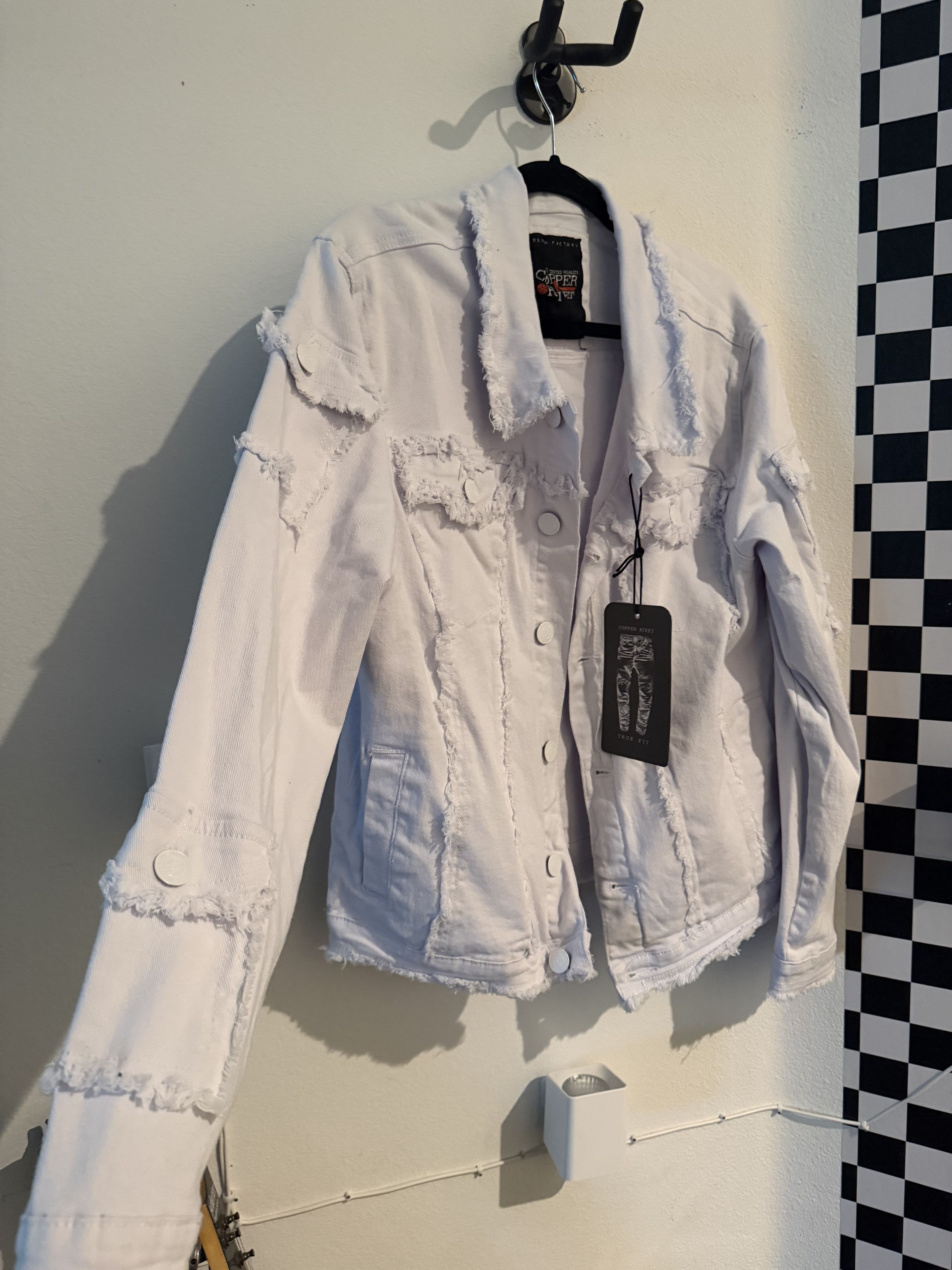 Other Copper Rivet White Distressed Denim Jacket Size US L / EU 52-54 / 3 - 1 Thumbnail