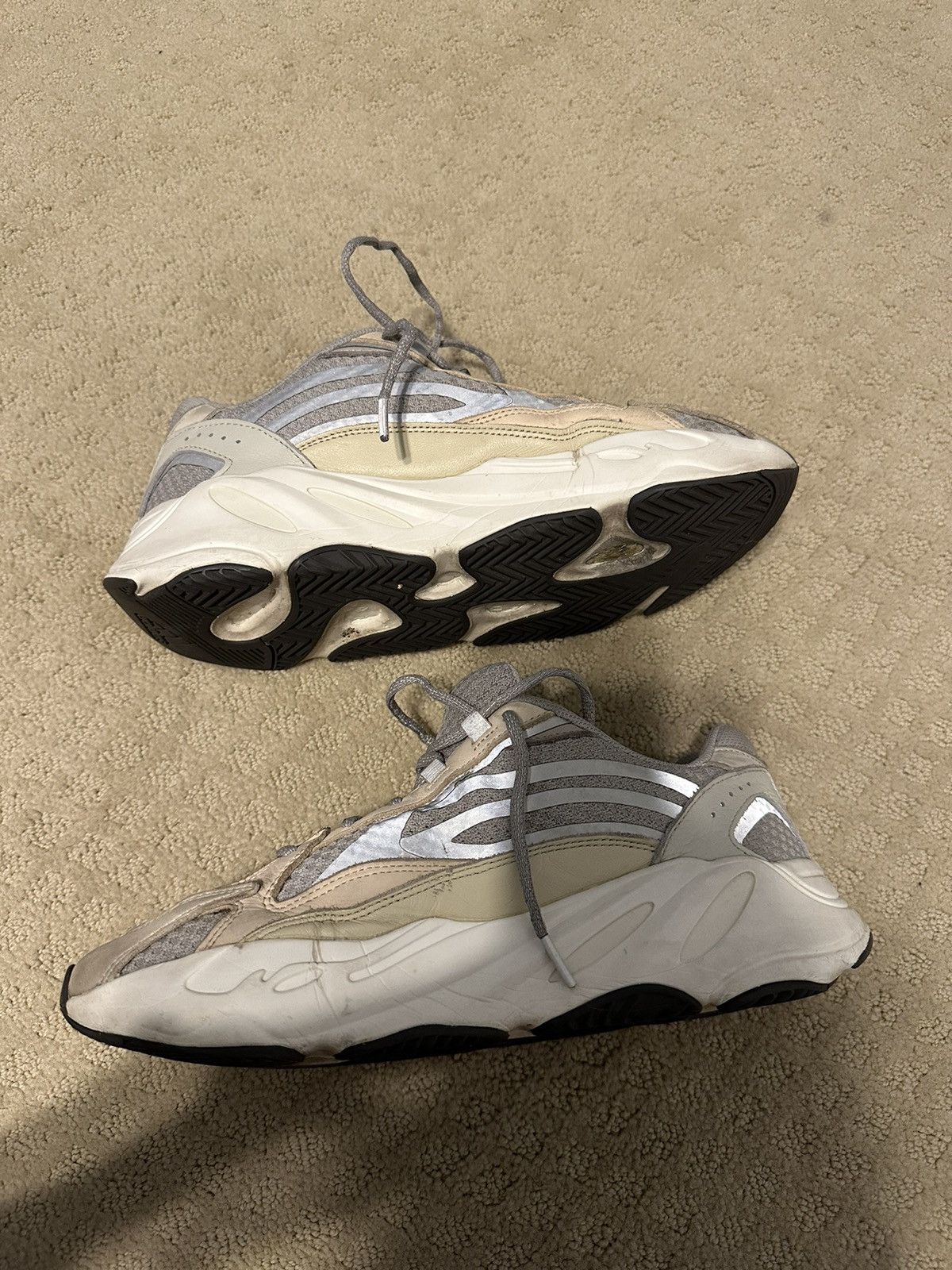 yeezy static noir