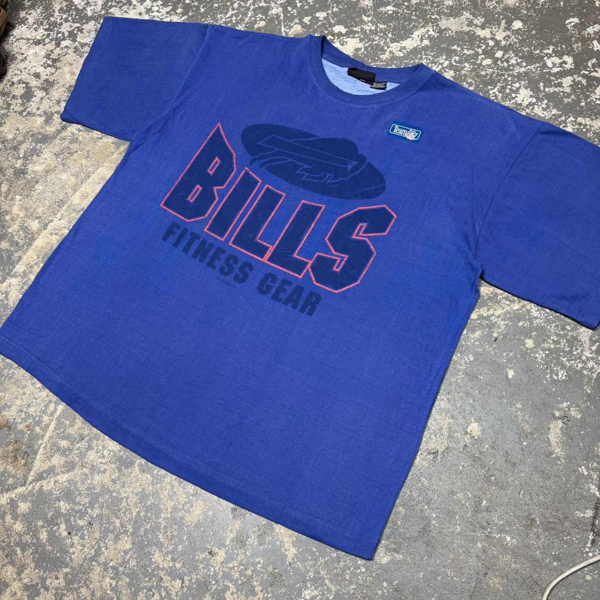Other Vintage Buffalo Bills Fitness Gear 1995 NFL Blue Tshirt Size US XL / EU 56 / 4 - 2 Thumbnail