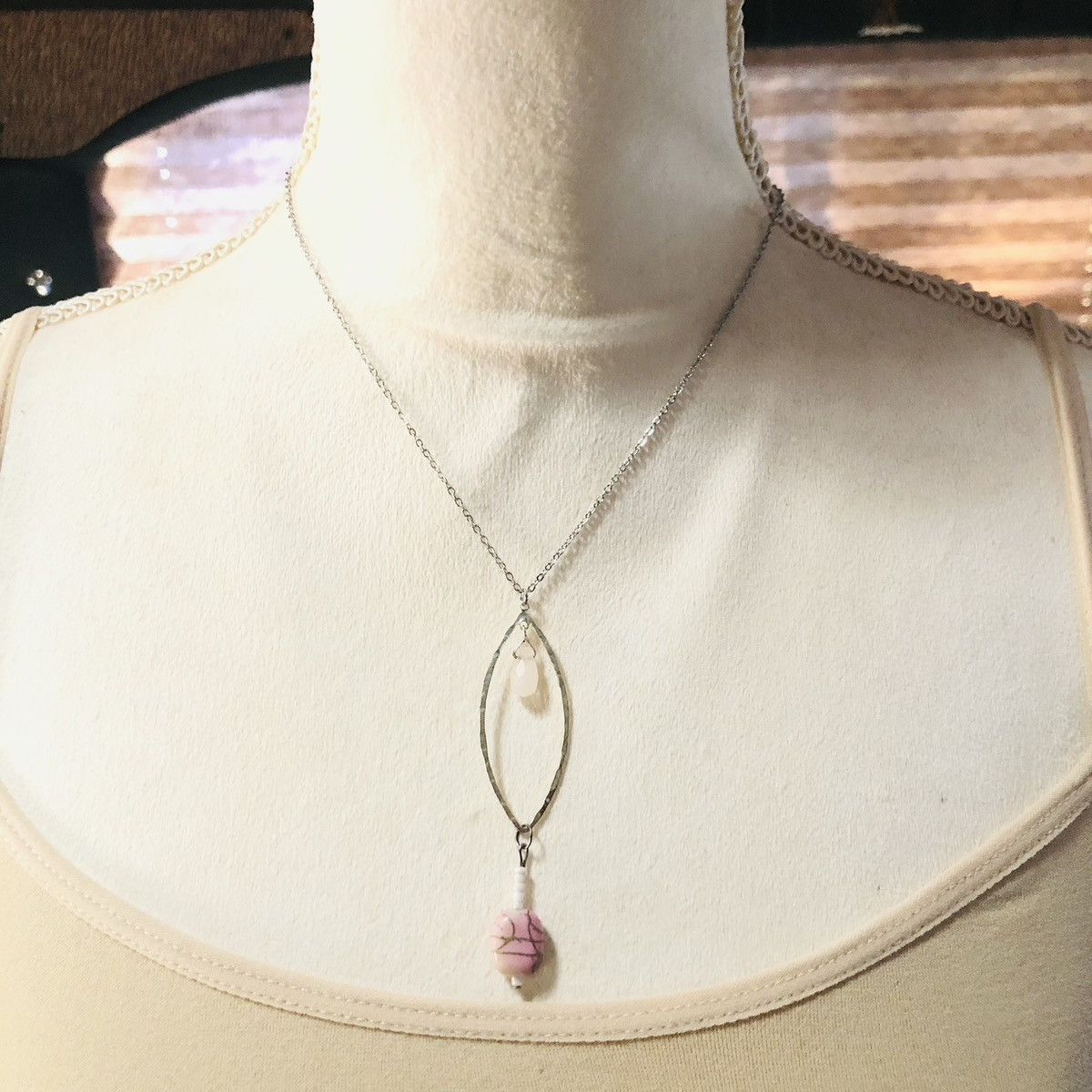 Handmade Handcrafted elegant rose quartz rhodonite pendant necklace Size ONE SIZE - 2 Thumbnail