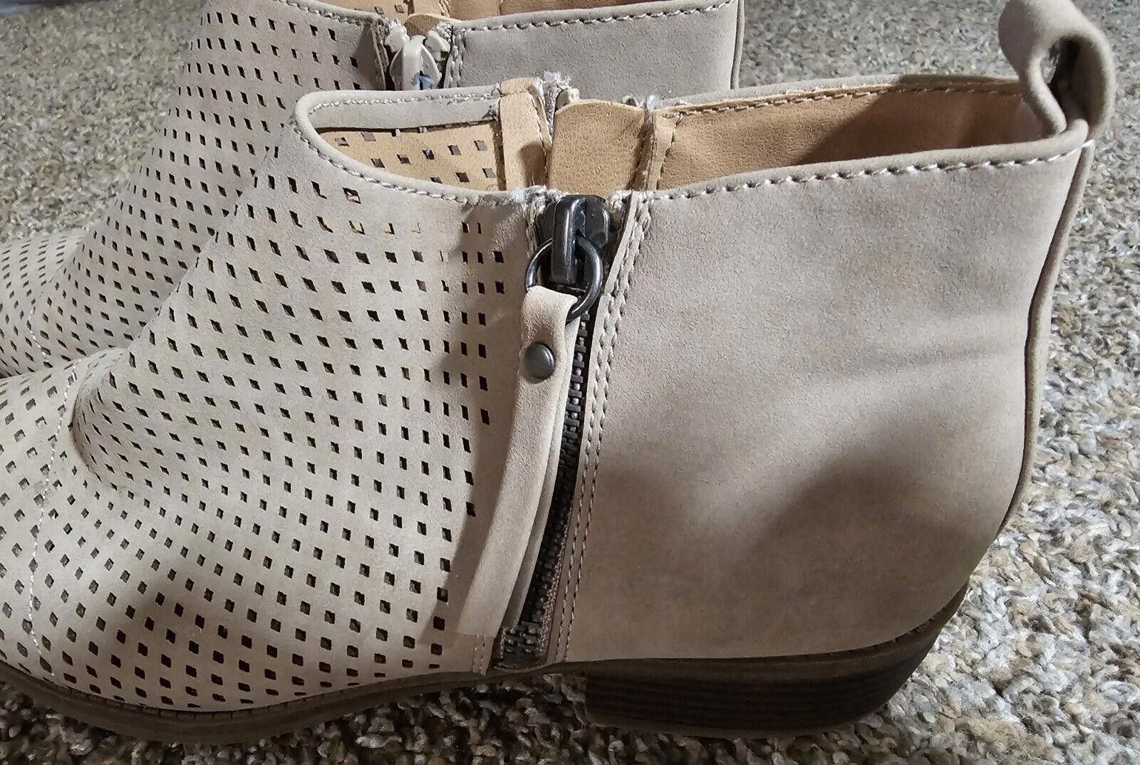 Designer Time & Tru memory foam Sz 9 Vented zip chukka CUTE Size US 9 / IT 39 - 2 Thumbnail