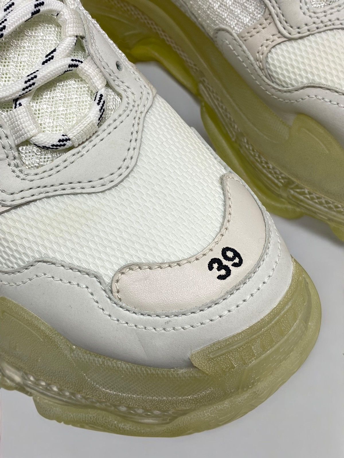 Balenciaga Balenciaga Triple S White Sneakers Size US 6 / EU 39 - 8 Thumbnail