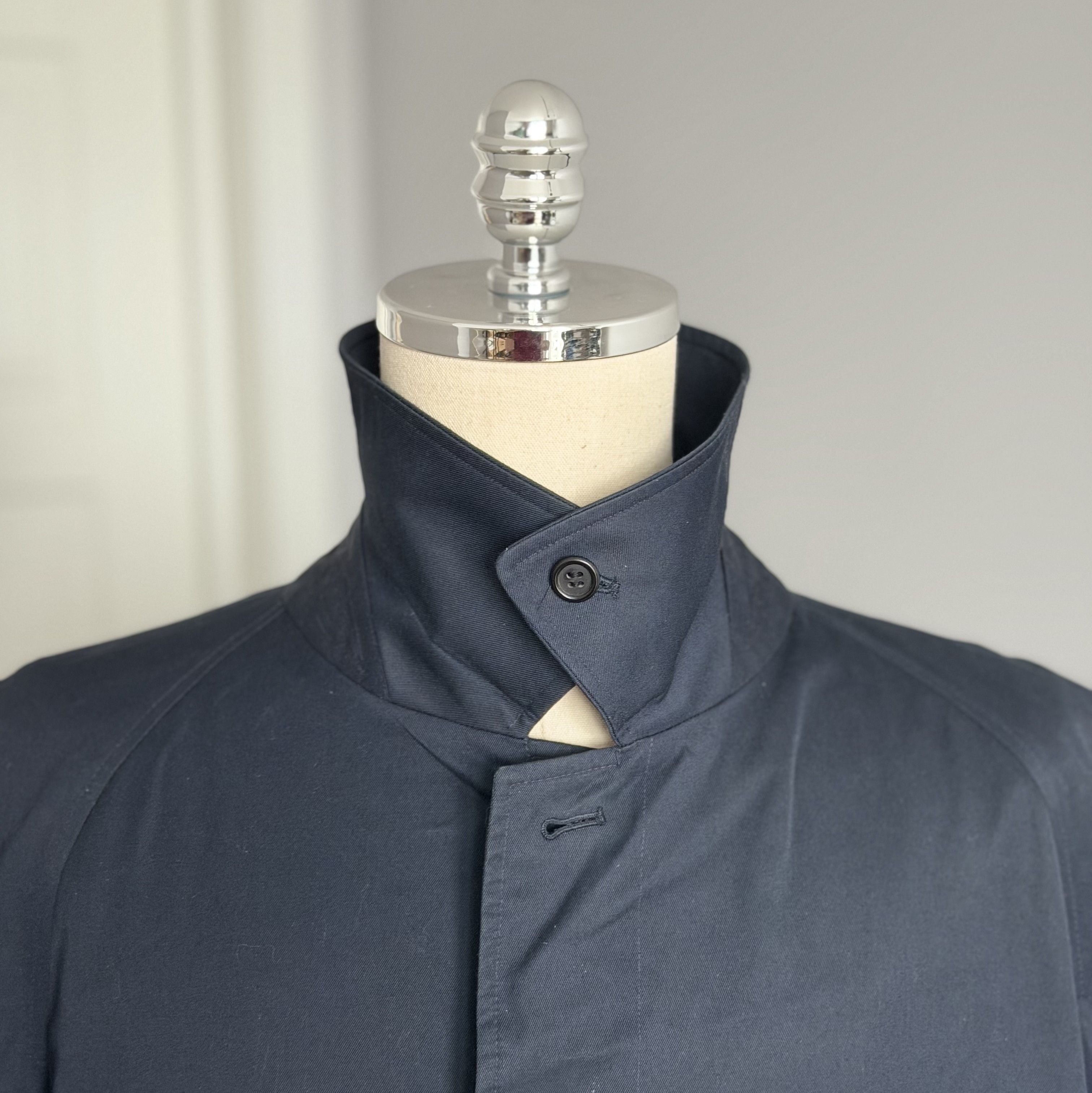Burberry Vintage BURBERRYS London Long Coat Made In England Navy Size US XL / EU 56 / 4 - 25 Thumbnail