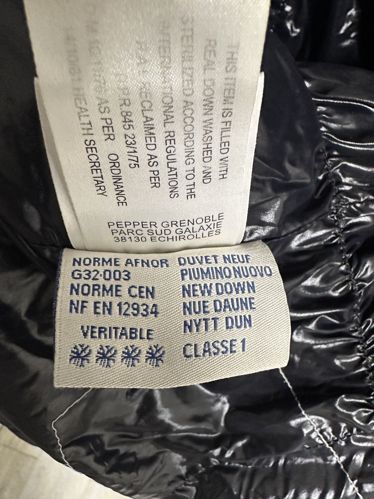 Moncler Moncler Down jacket vintage Size M / US 6-8 / IT 42-44 - 14 Thumbnail