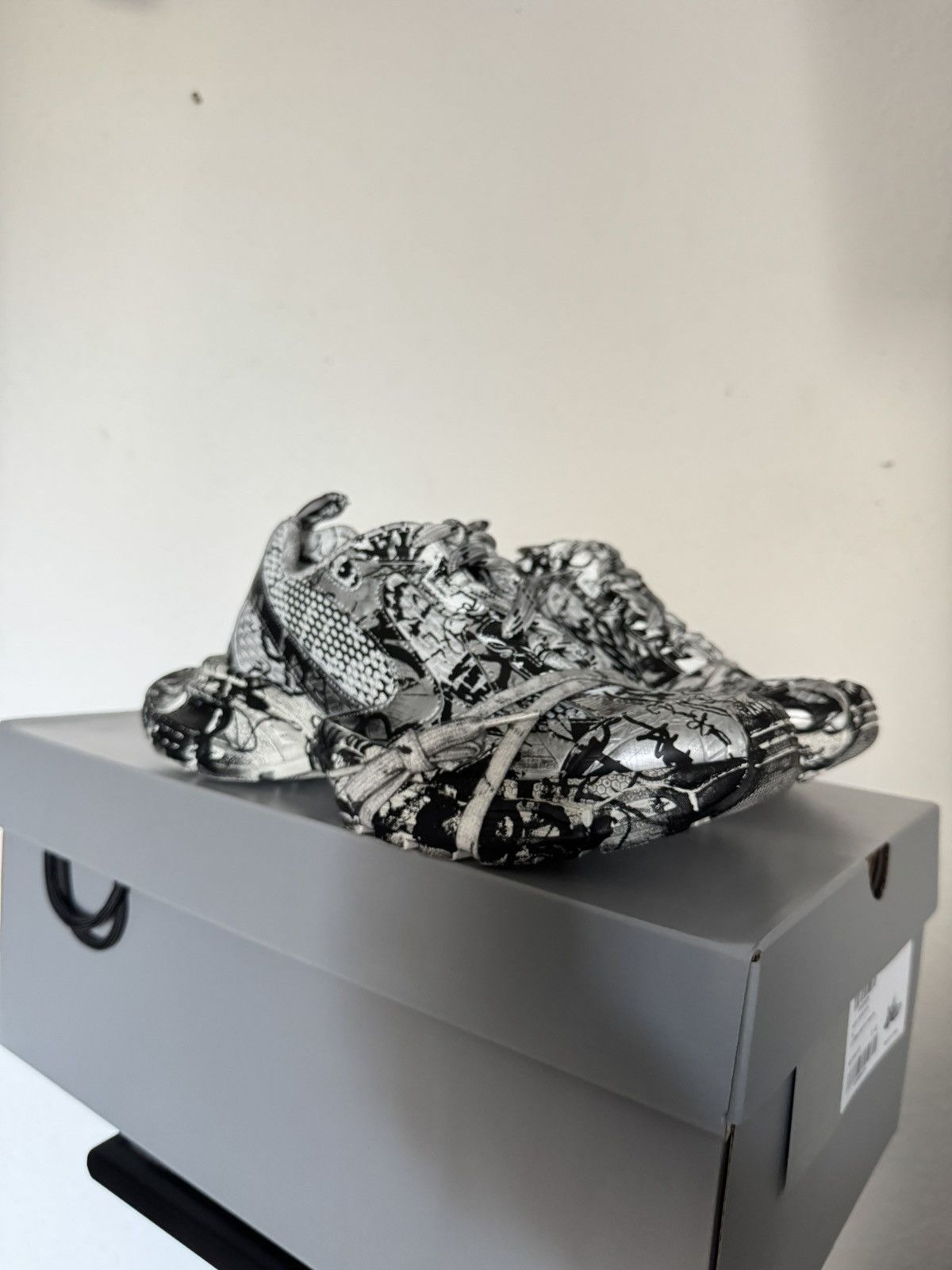 Balenciaga Balenciaga 3XL extreme graffiti Size US 7 / EU 40 - 2 Thumbnail