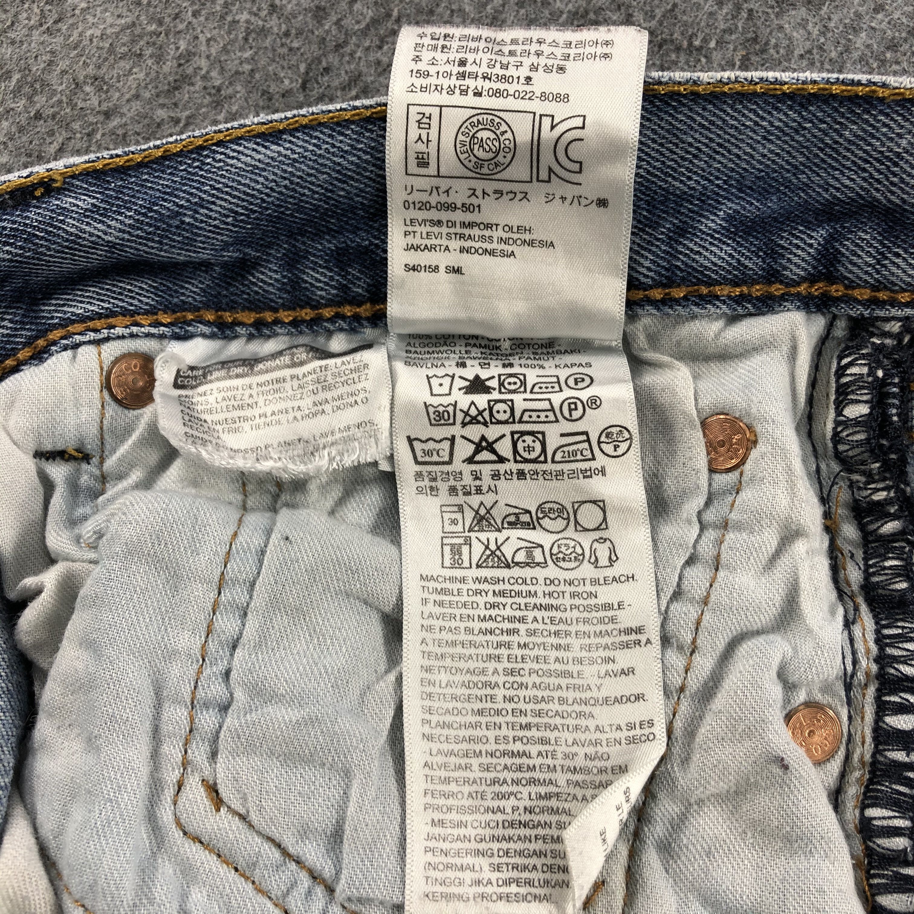 Levi's Vintage Blue Wash Levis 501 Jeans-J1988 Size US 37 - 16 Thumbnail