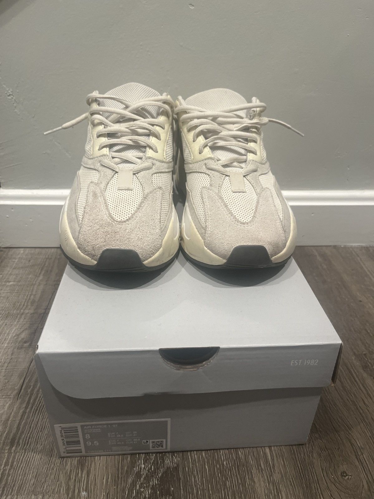 Yeezy 700 Analog