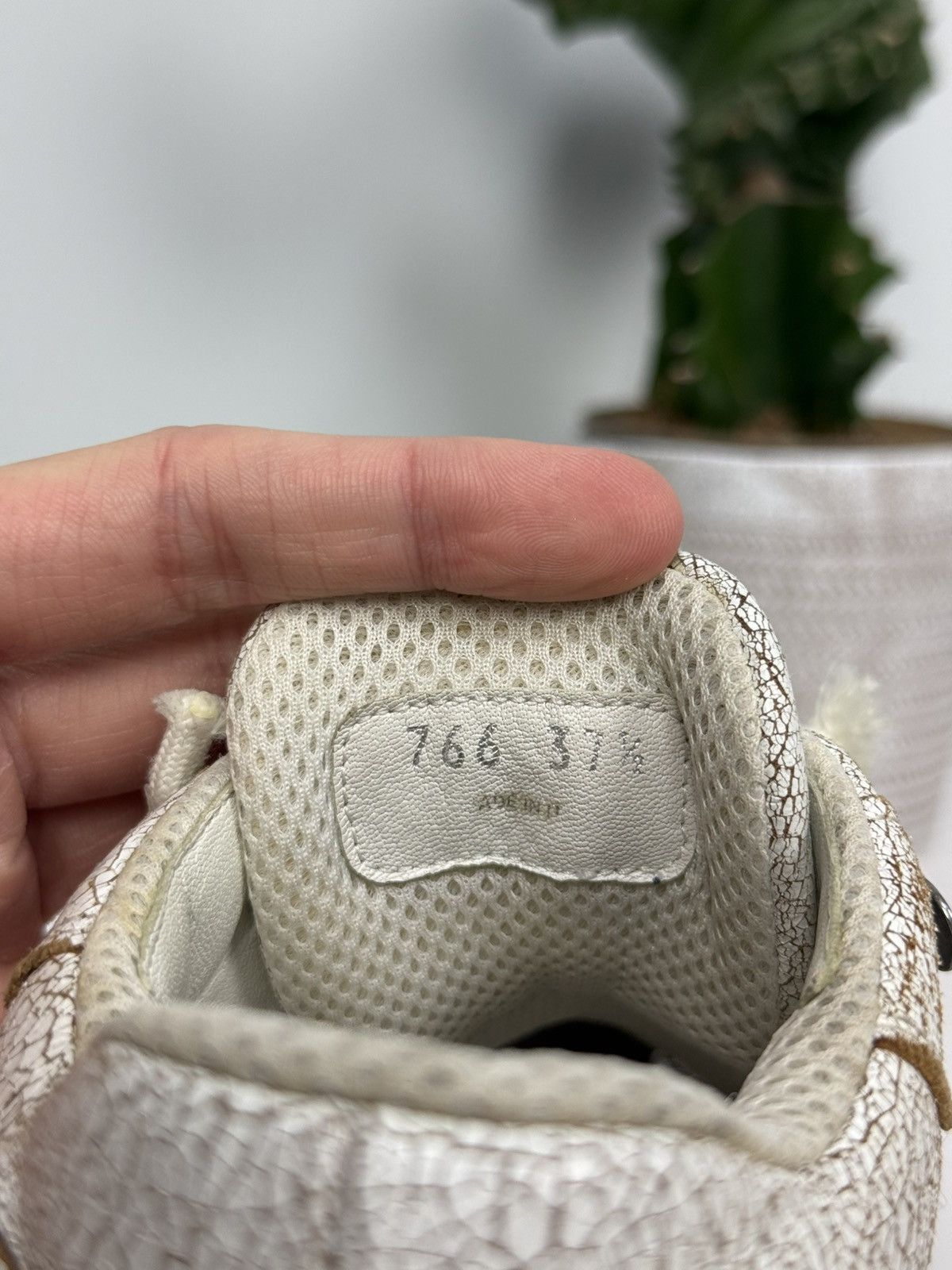 Miu Miu Miu Miu Damen Cracked Leather Chunky Sneakers White EU 37 Size US 7.5 / IT 37.5 - 18 Thumbnail