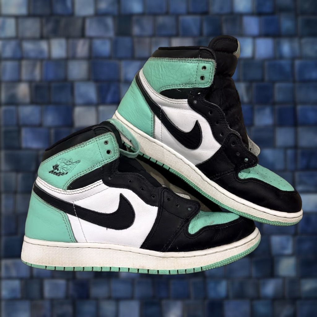 VINTAGE Nike Air Jordan 1 Retro Hi OG Green Glow FD1437-130 Size 6Y/ Womens 7.5 Sneaker Nike Air Jordan 1 Green Glow Hi OG Mens Womens Boys Girls