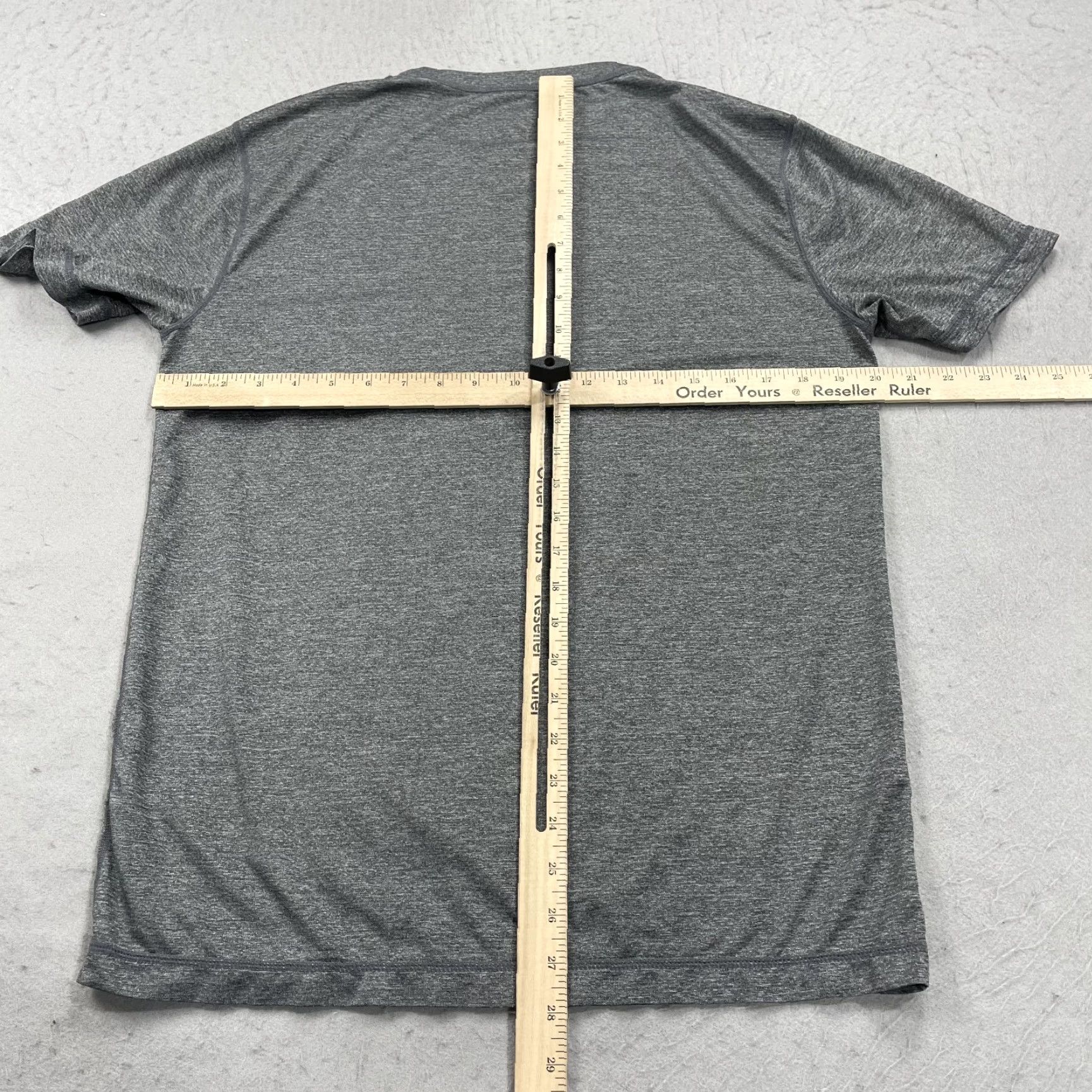 Vuori Vuori Shirt Mens Medium Gray Tradewind Performance Tee Pocket Gym Workout Logo Shirt Size US M / EU 48-50 / 2 - 6 Thumbnail