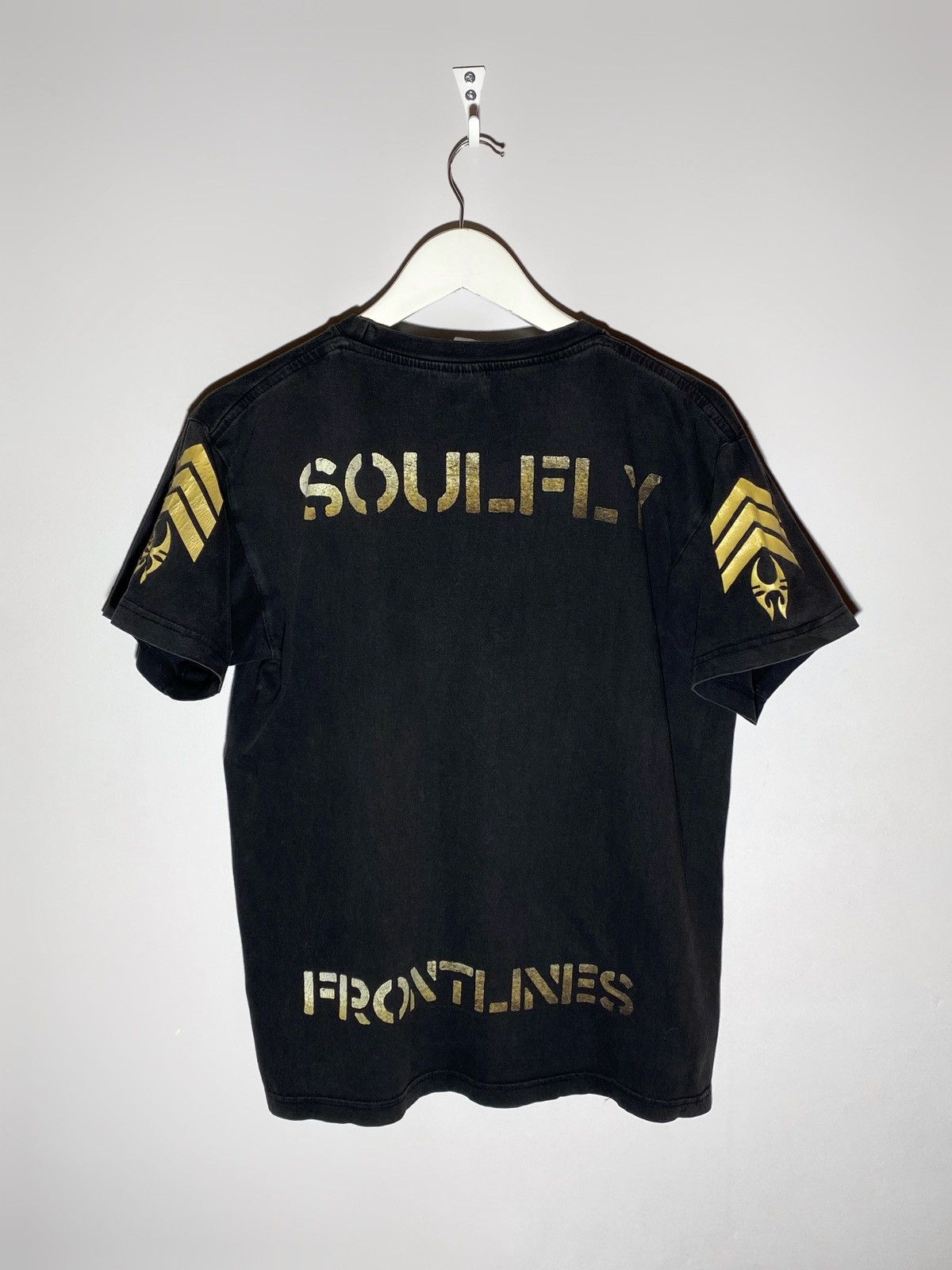 Band Tees Vintage Soulfly Frontlines Metal Band T-shirt Graphic Print Size US S / EU 44-46 / 1 - 2 Thumbnail