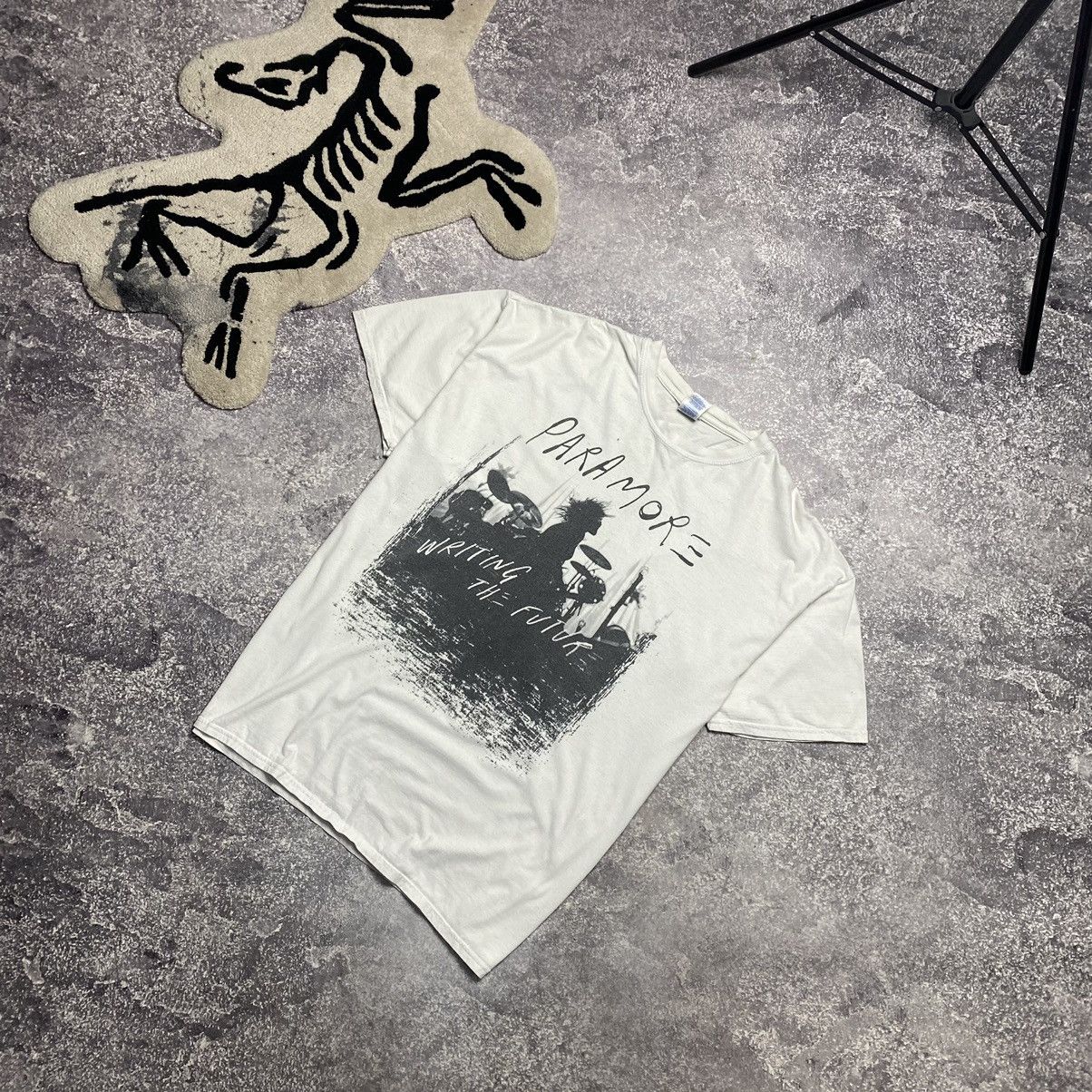 Band Tees × Vintage Vintage Paramore Writing The Future 90’s rock band tee Size US XXL / EU 58 / 5 - 1 Thumbnail