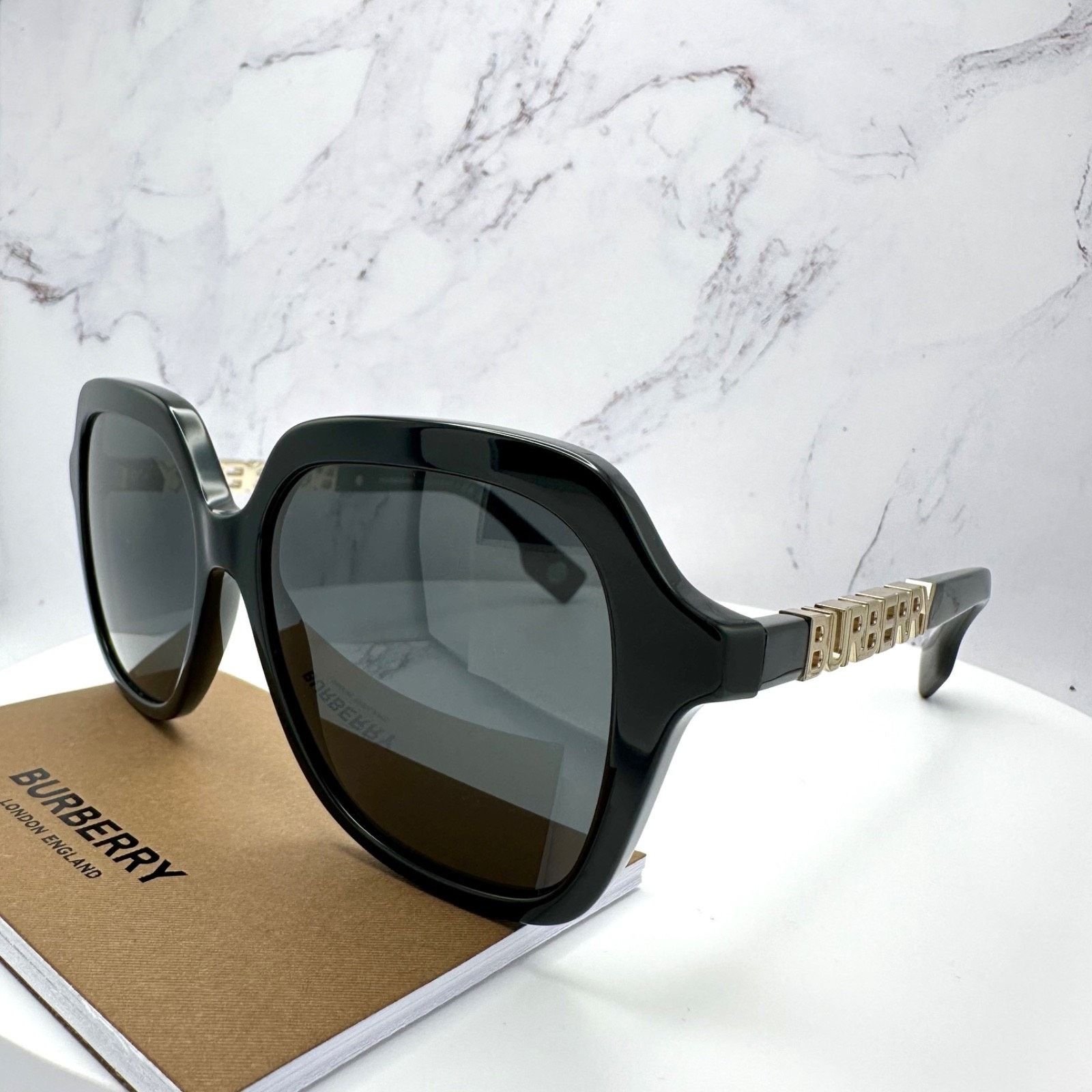 Burberry New Burberry Sunglasses Black Square Gold Metal BURBERRY Size ONE SIZE - 4 Thumbnail