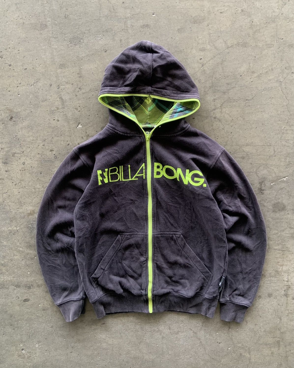 Billabong × Japanese Brand × Vintage 2000s Billabong Faded Black Full Zip Up Hoodie Size US M / EU 48-50 / 2 - 1 Thumbnail