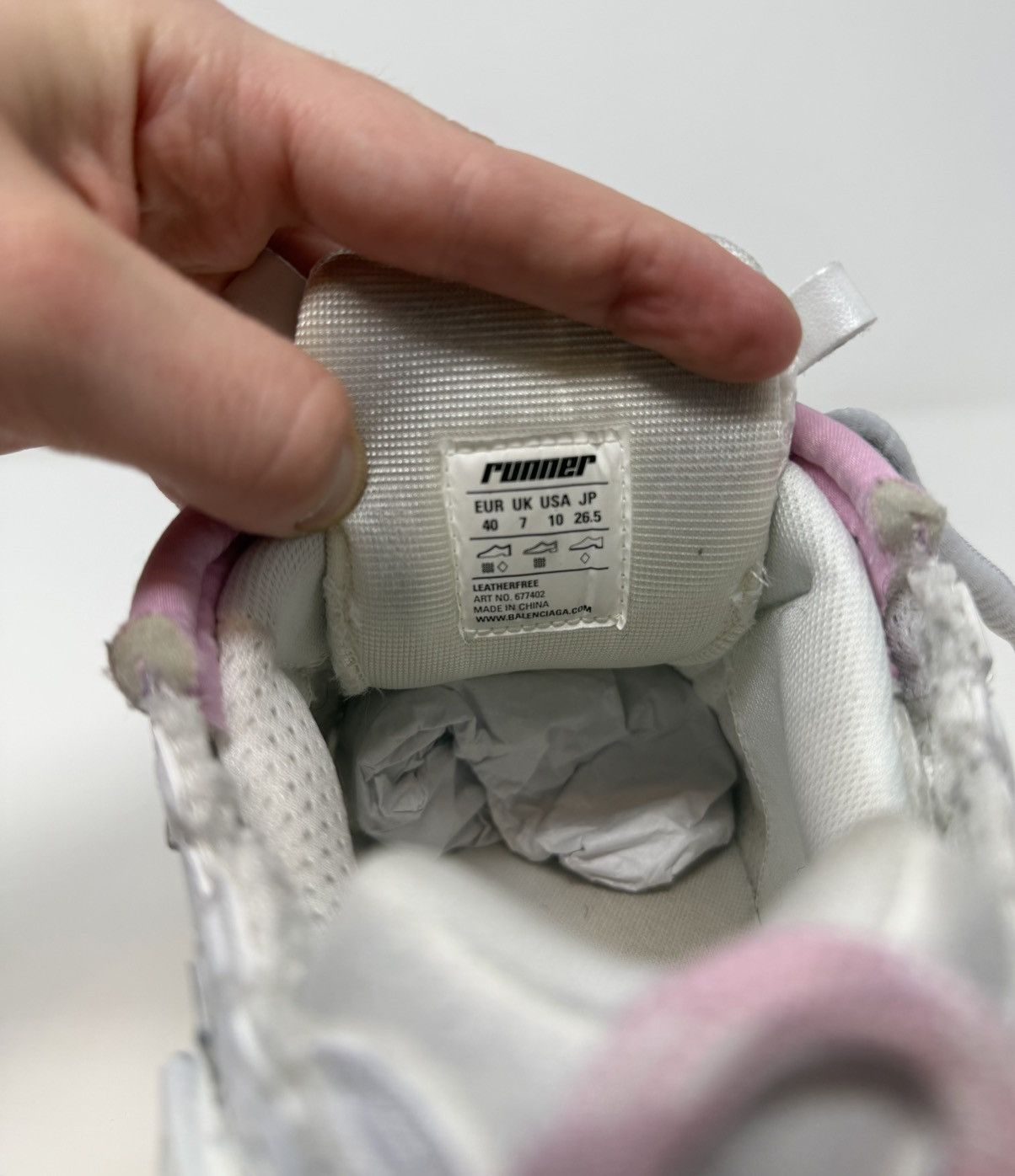 Balenciaga Balenciaga Runner Sneaker Pink/White Size US 10 / IT 40 - 7 Thumbnail