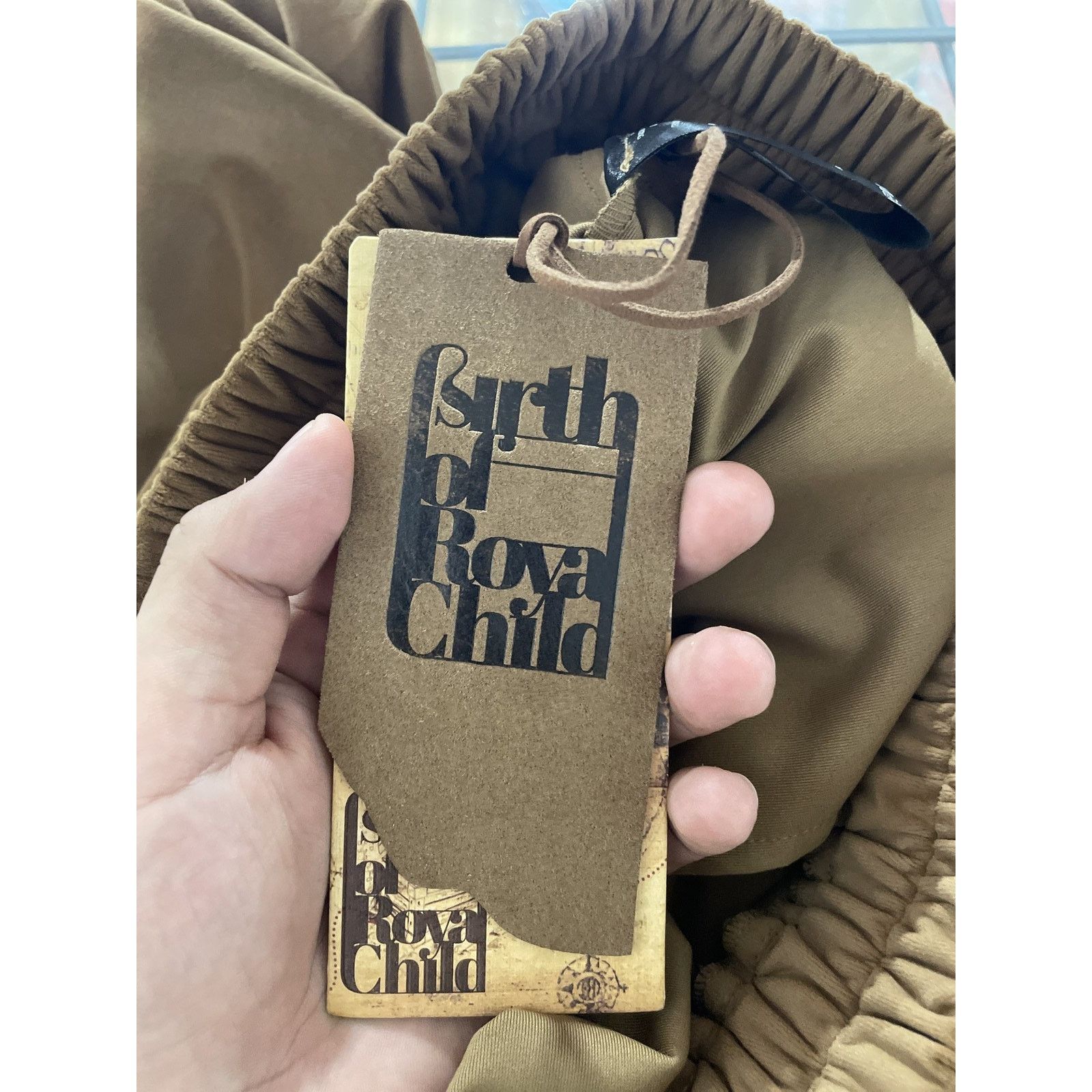 Other BIRTH OF A ROYAL CHILD SIZE MEDIUM NEW Size US 32 / EU 48 - 4 Thumbnail