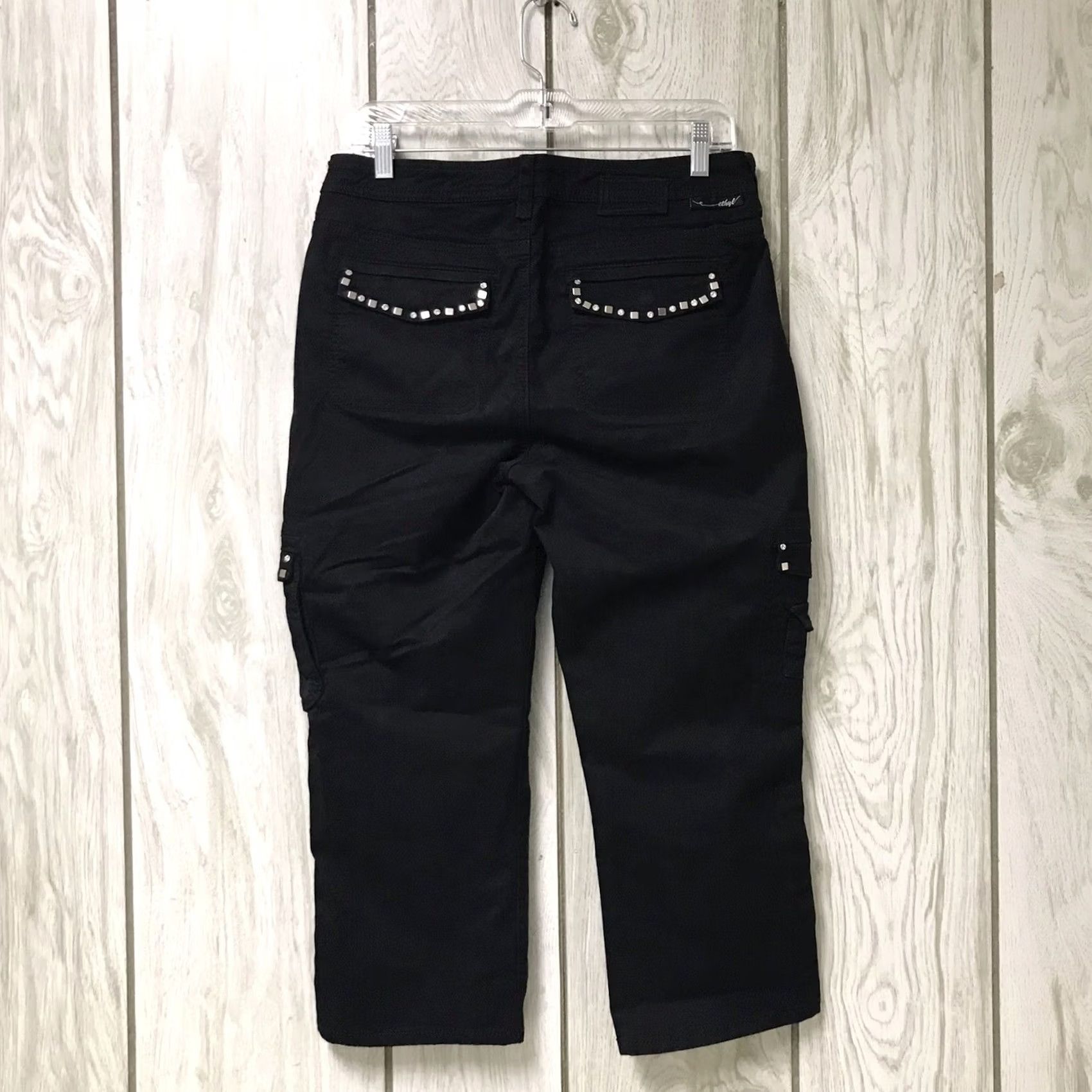 Vintage Ethyl Classic Women Black Studded Bling O-Rings Stretch Cargo Capris Pants 8 Size 30" / US 8 / IT 44 - 2 Thumbnail