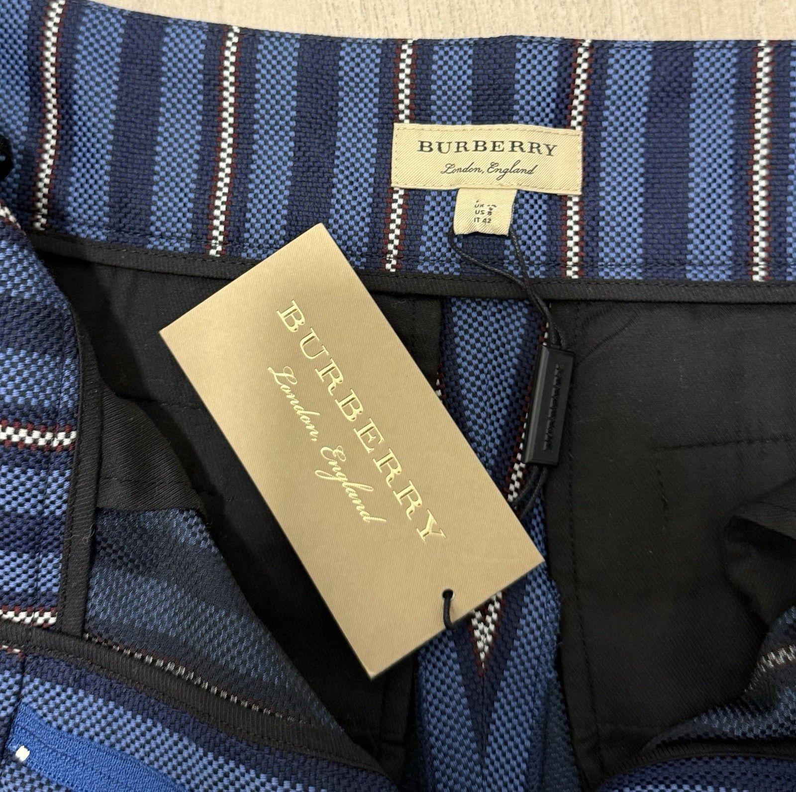 Burberry DDP Womens Burberry Stripped Shorts size IT-42 / US-8 Size 28" / US 6 / IT 42 - 14 Thumbnail